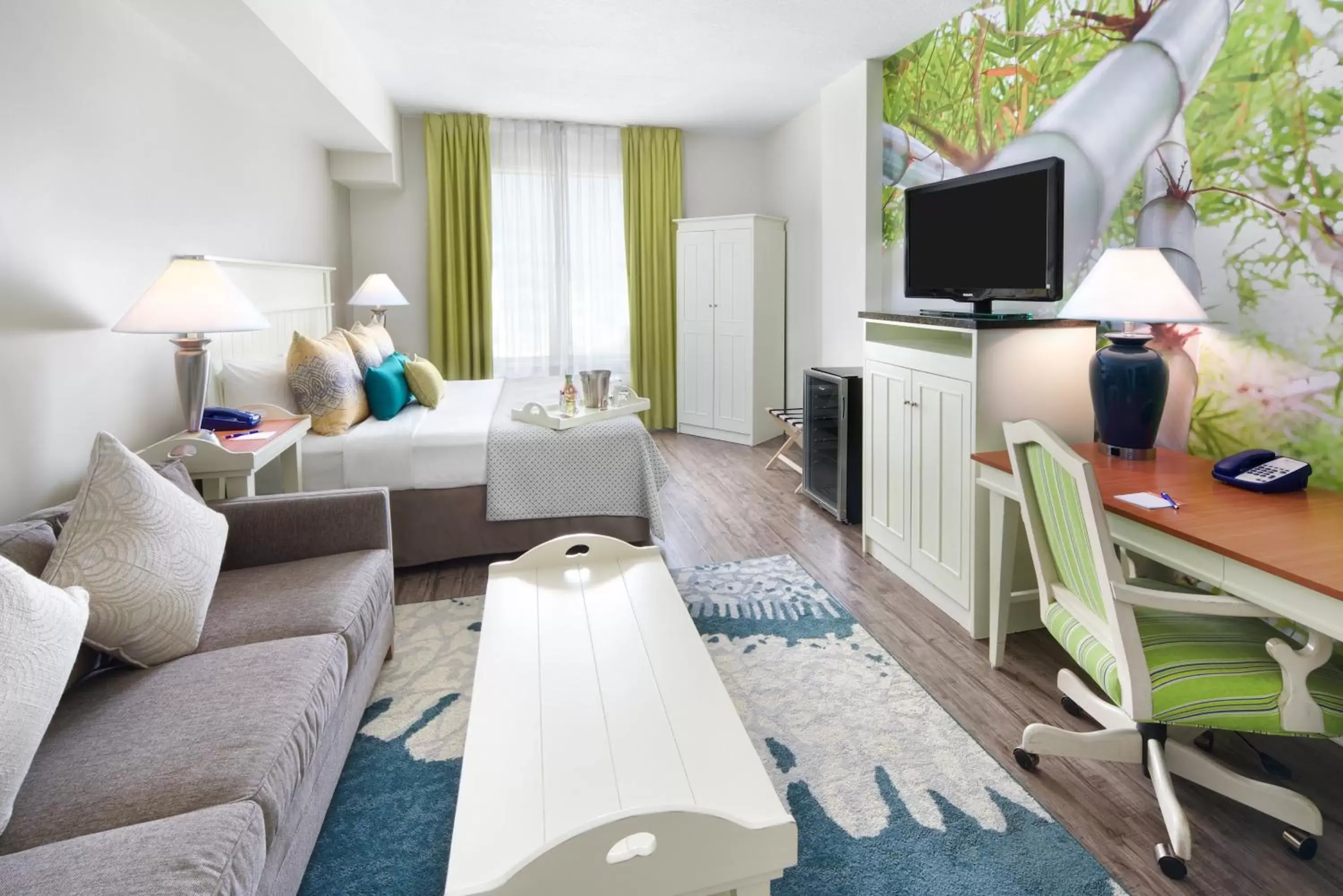 Bedroom, Seating Area in Hotel Indigo - Sarasota, an IHG Hotel