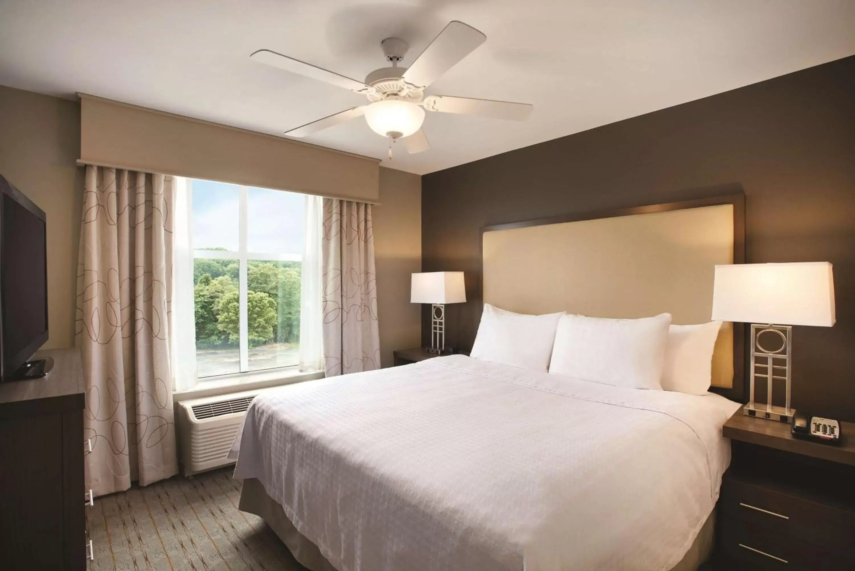 Bed in Homewood Suites by Hilton - Charlottesville