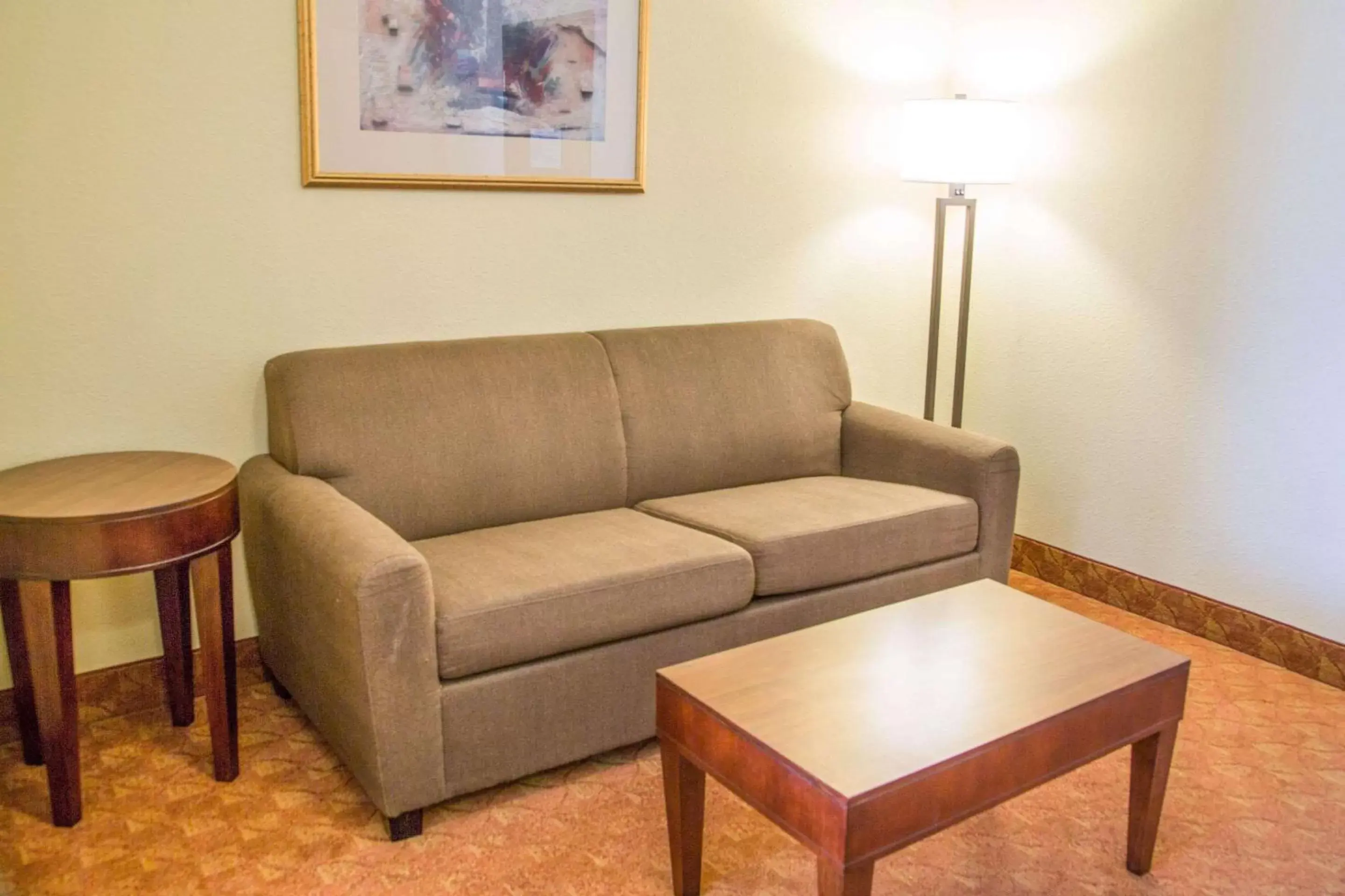 Photo of the whole room, Seating Area in Comfort Suites North Fossil Creek