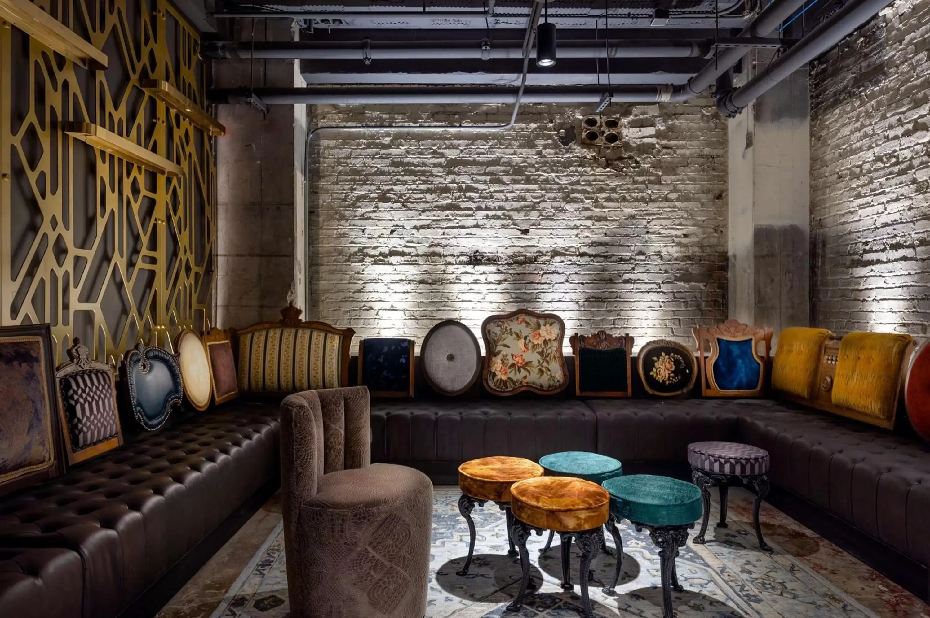 Restaurant/places to eat, Seating Area in Hotel Fort Des Moines, Curio Collection By Hilton