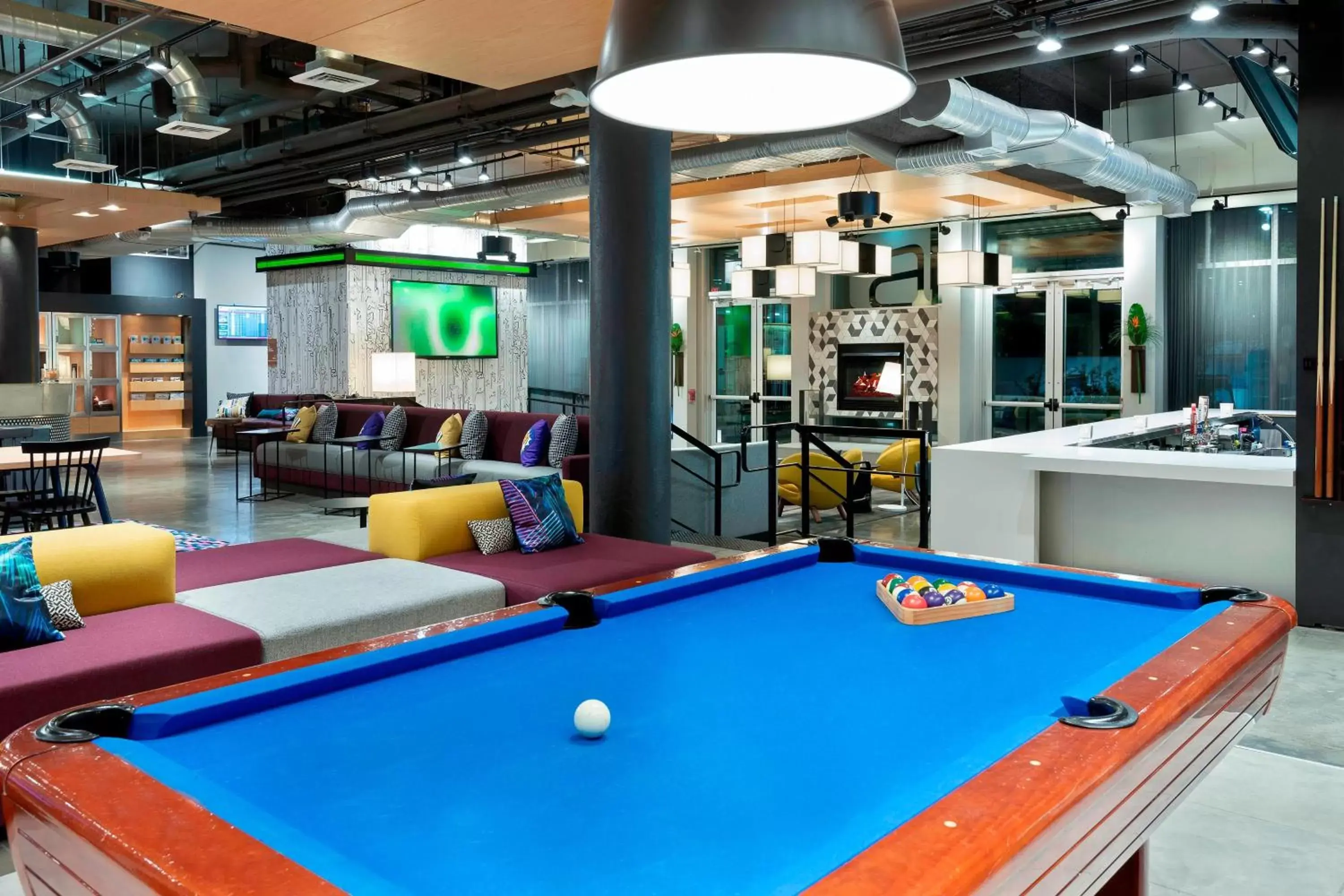 Lounge or bar, Billiards in Aloft Jacksonville Airport