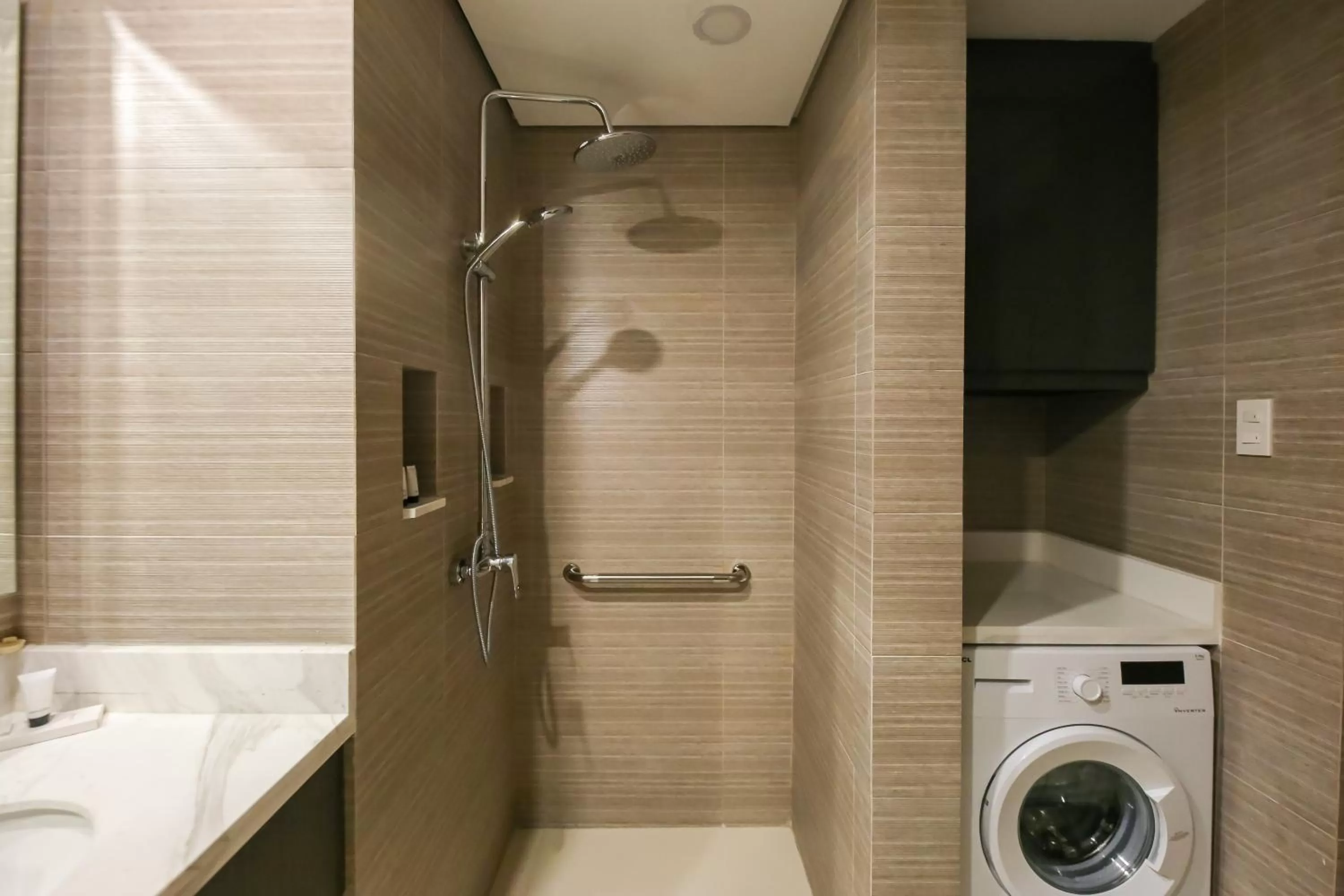Bathroom in Capital O 804 The Residences at Bonifacio Civic Center