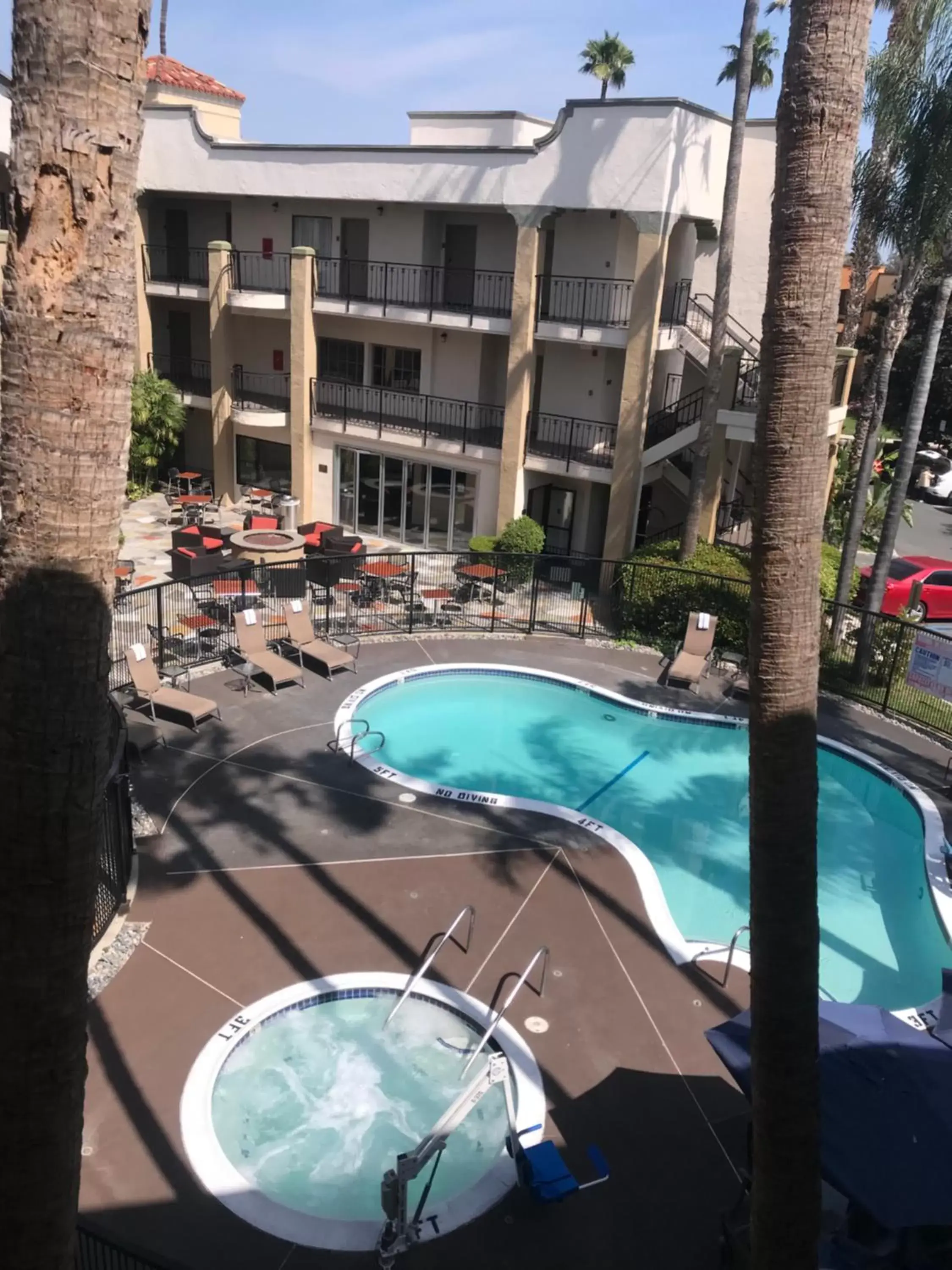 Property building, Pool View in Comfort Inn & Suites Orange County John Wayne Airport