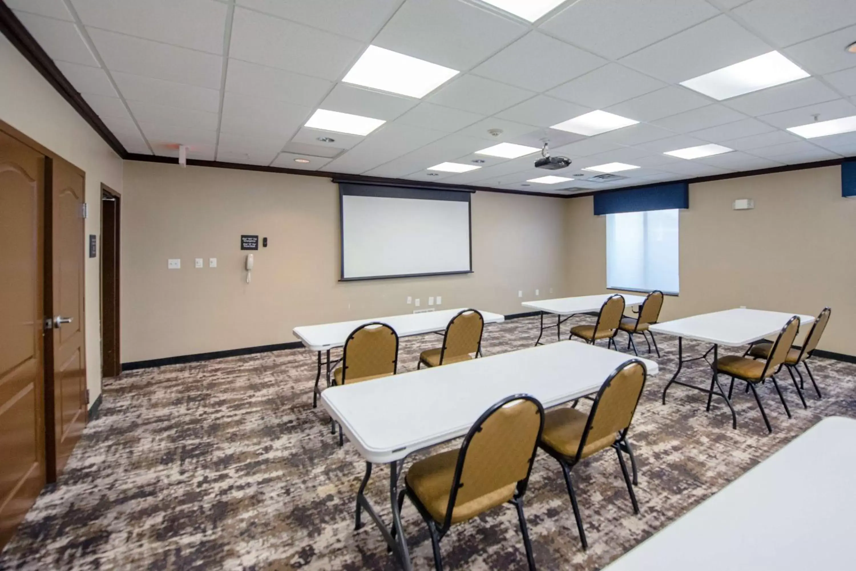 Meeting/conference room in Hampton Inn & Suites Port Arthur