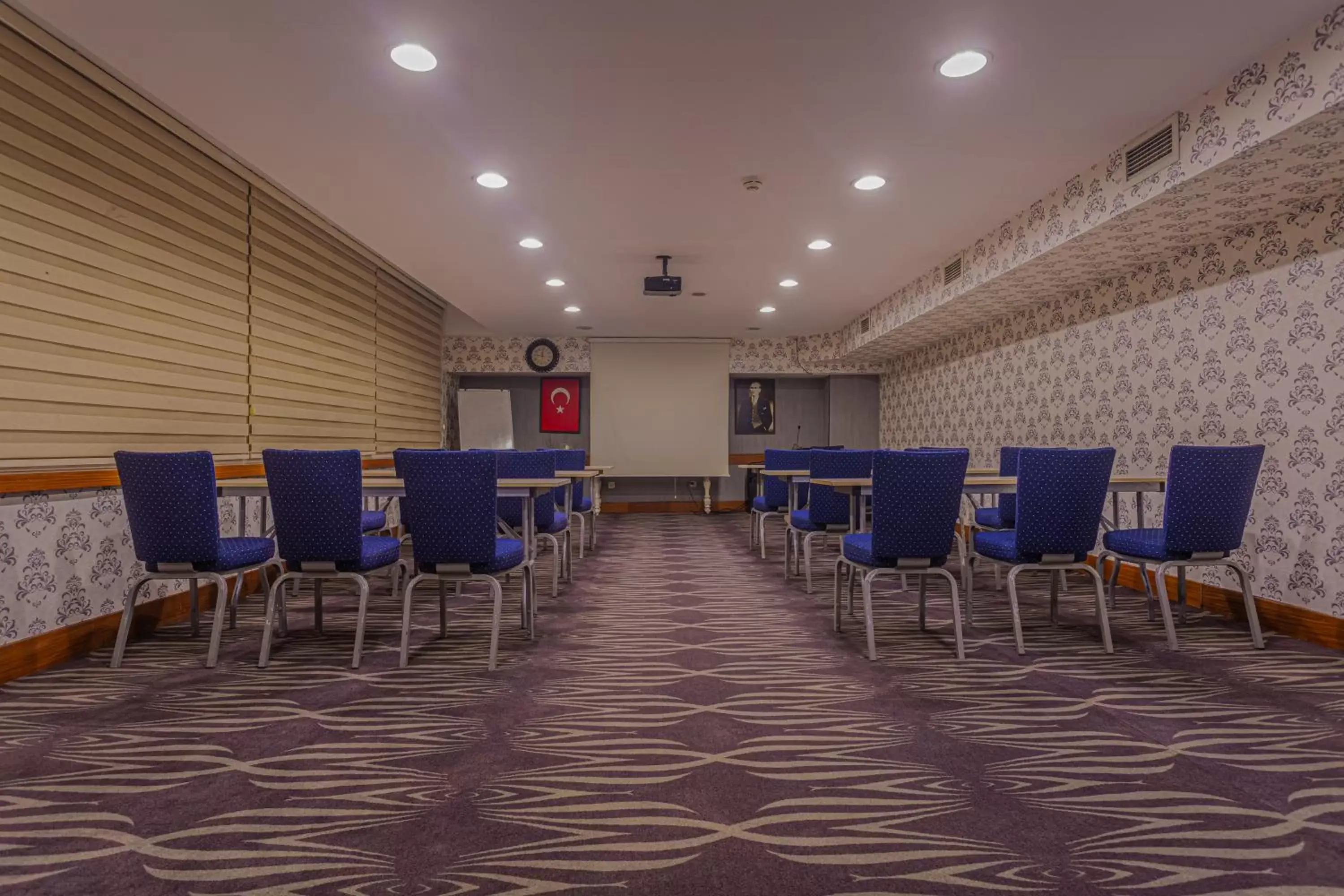Meeting/conference room in Best Western Plus Khan Hotel