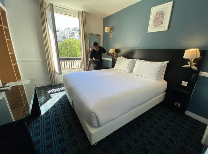 Bed in Hôtel Etoile Trocadéro