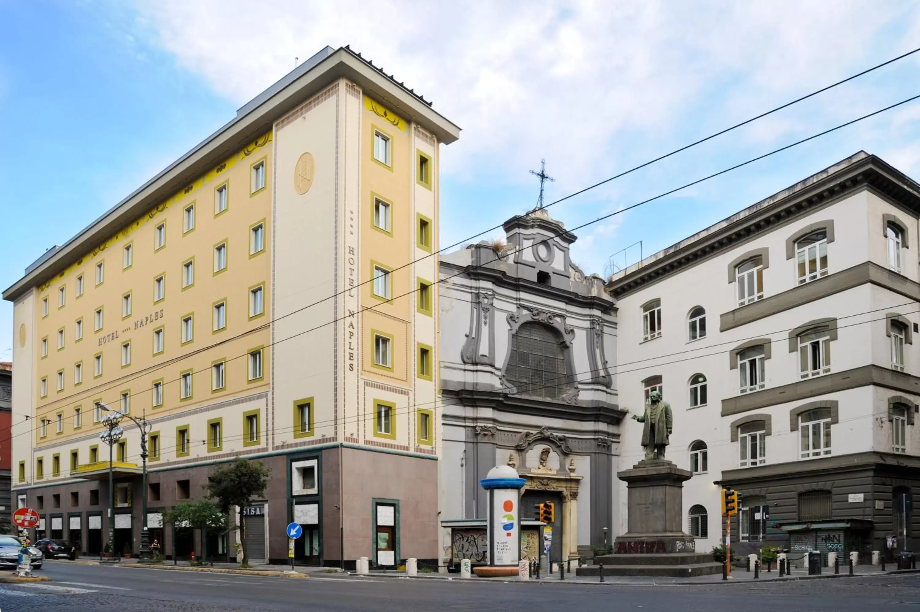 Facade/entrance, Property Building in Hotel Naples