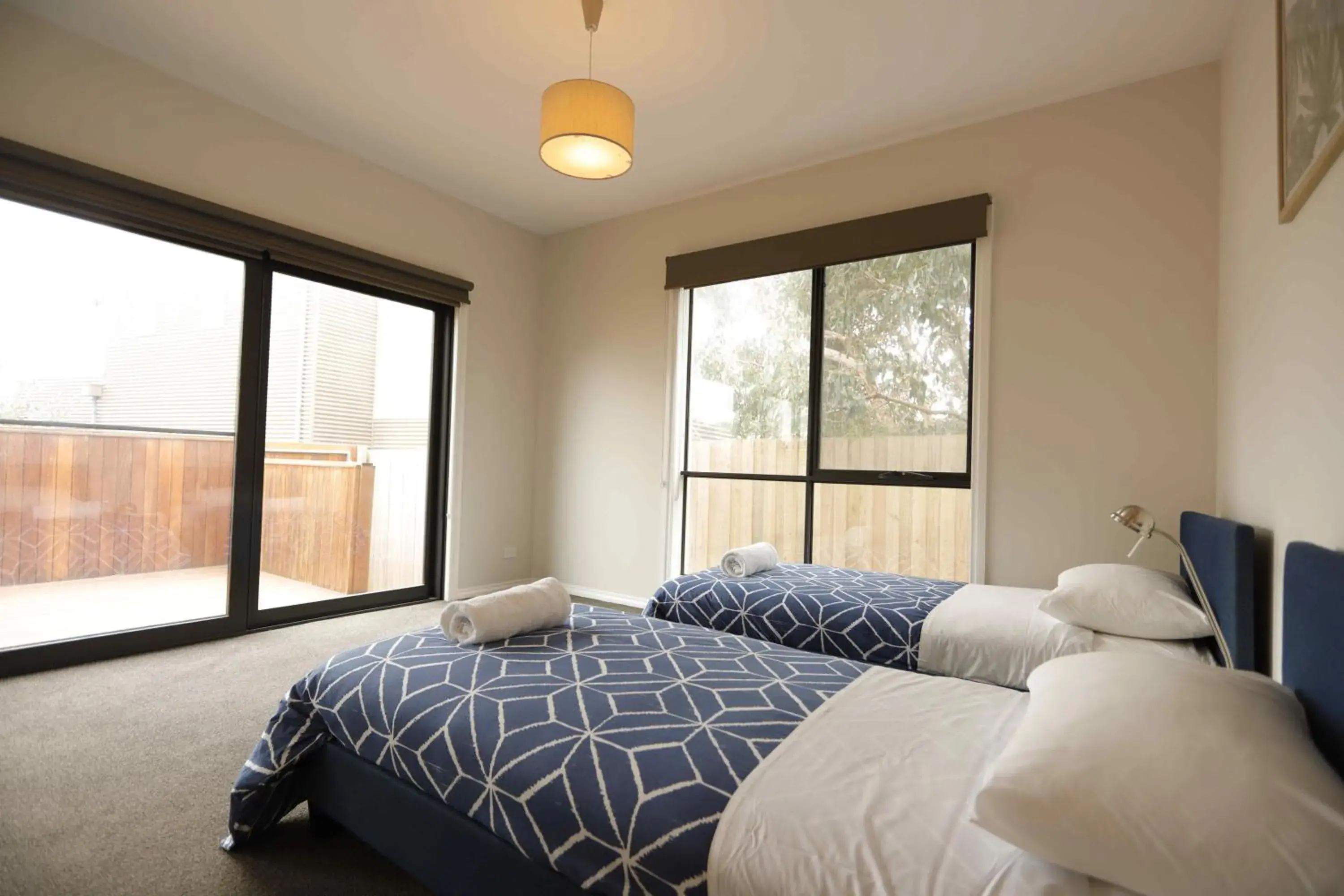 Bed in Apollo Bay Seal Apartments