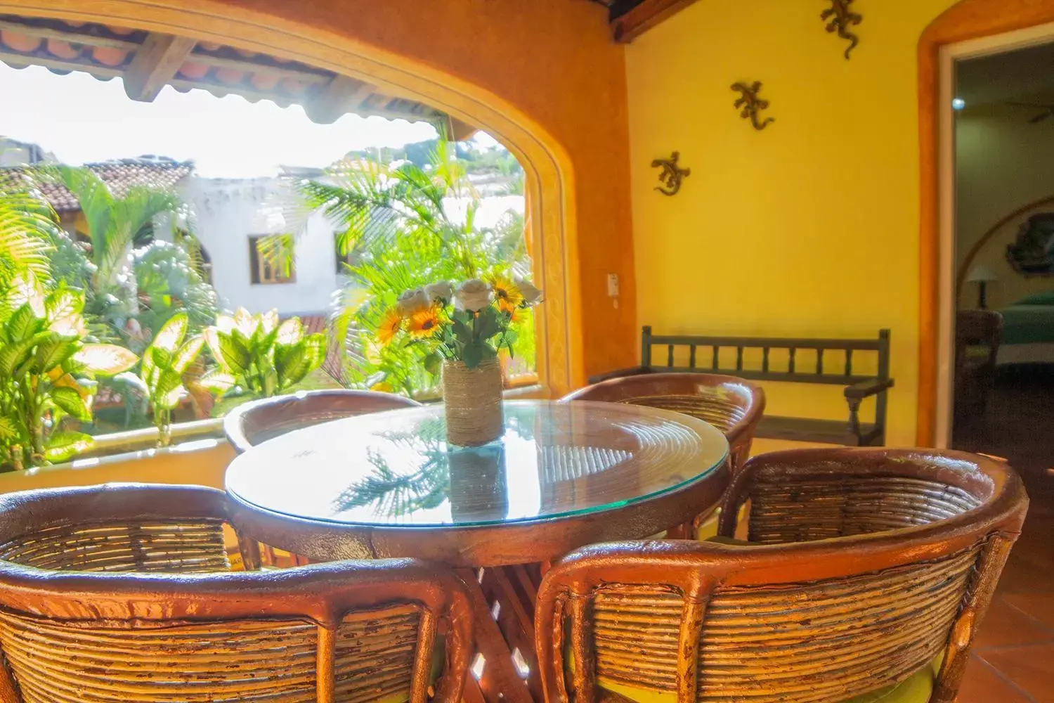 Dining Area in Bungalows Jaqueline