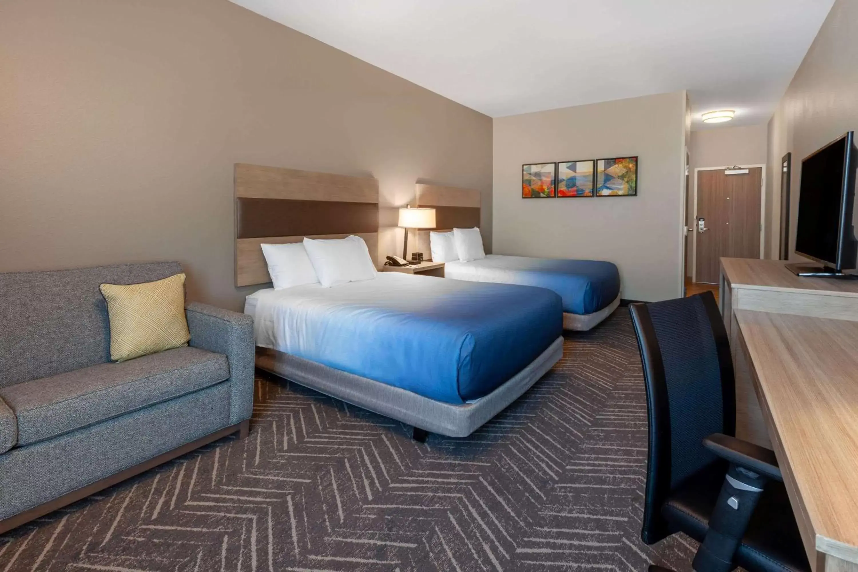 Bedroom, Bed in La Quinta Inn & Suites by Wyndham Middletown