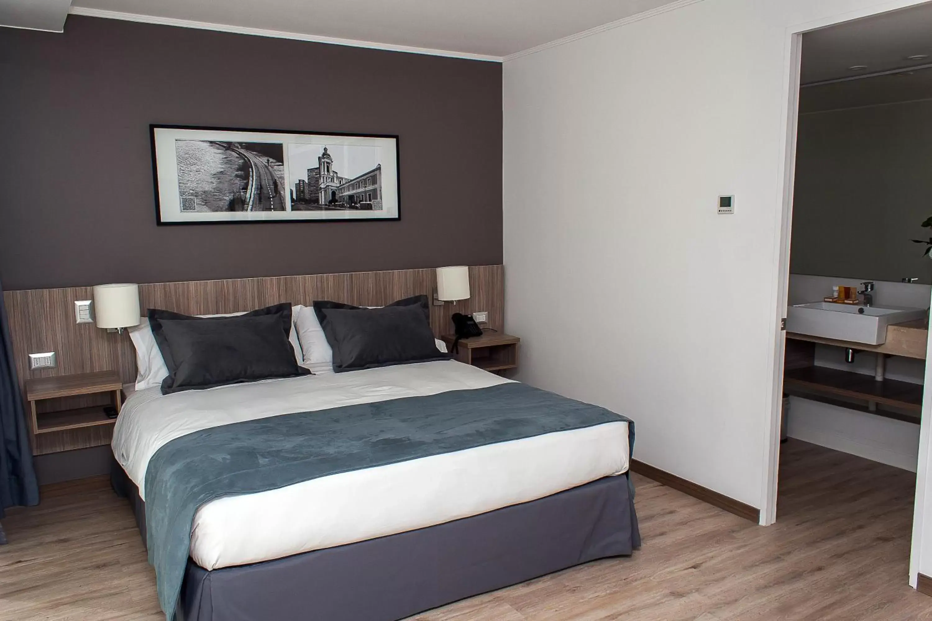 Bedroom, Bed in Hotel Capital Bellet