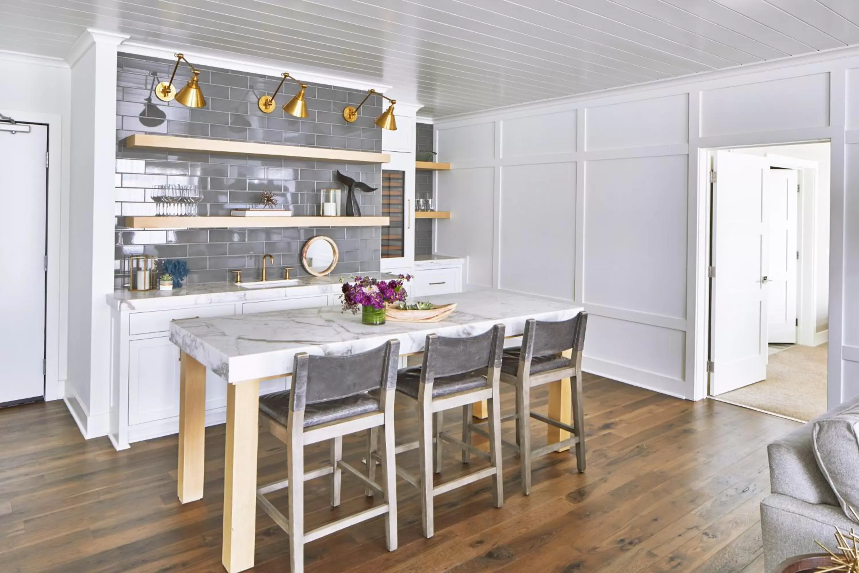 Kitchen or kitchenette, Dining Area in The Hotel Landing