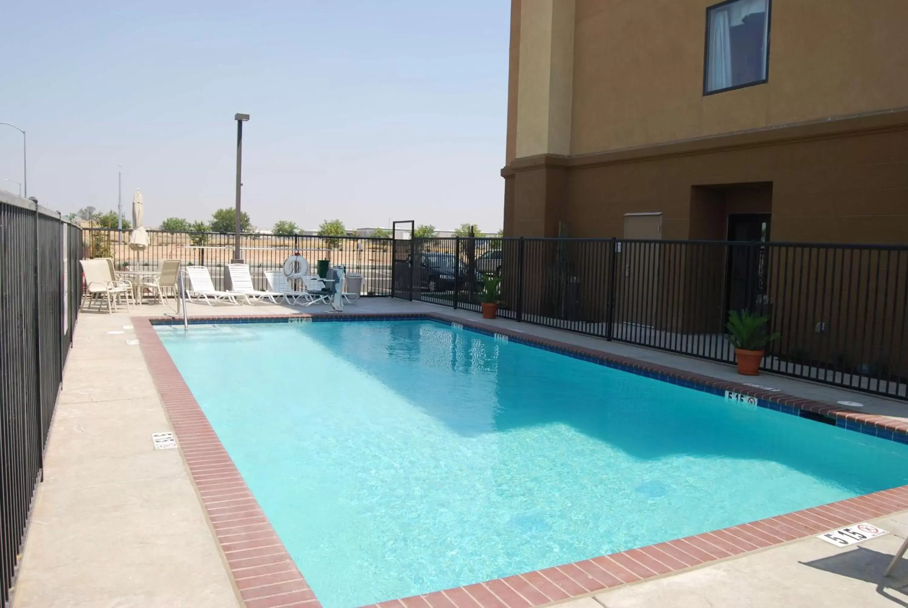 Pool view, Swimming Pool in Hampton Inn & Suites Madera