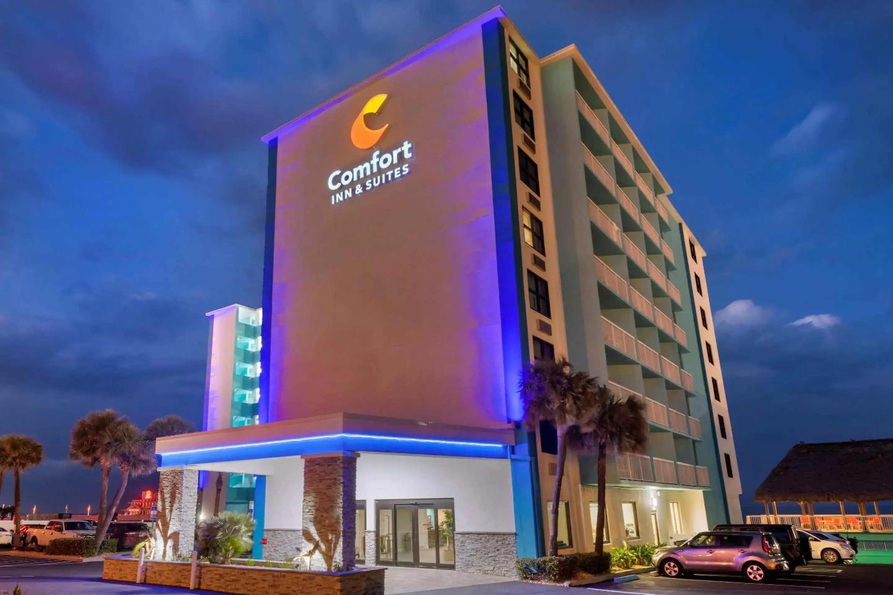 Property Building in Comfort Inn & Suites Daytona Beach Oceanfront