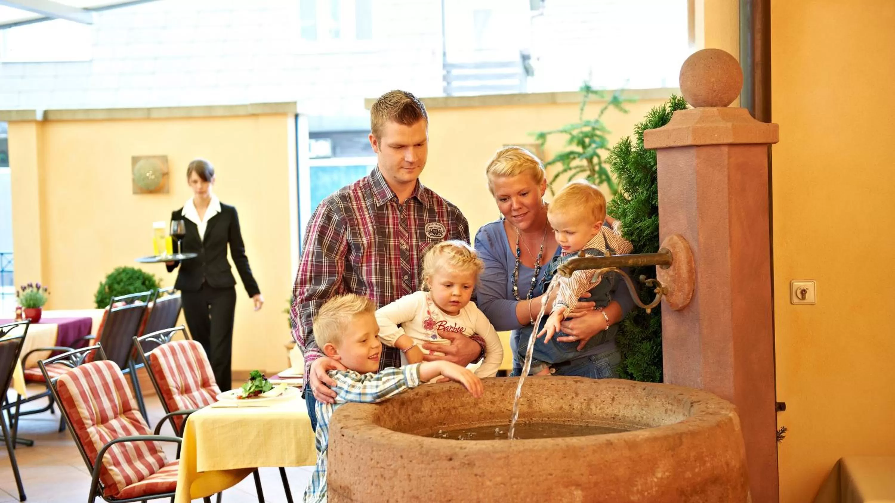 Restaurant/places to eat in Hirsch Hotel