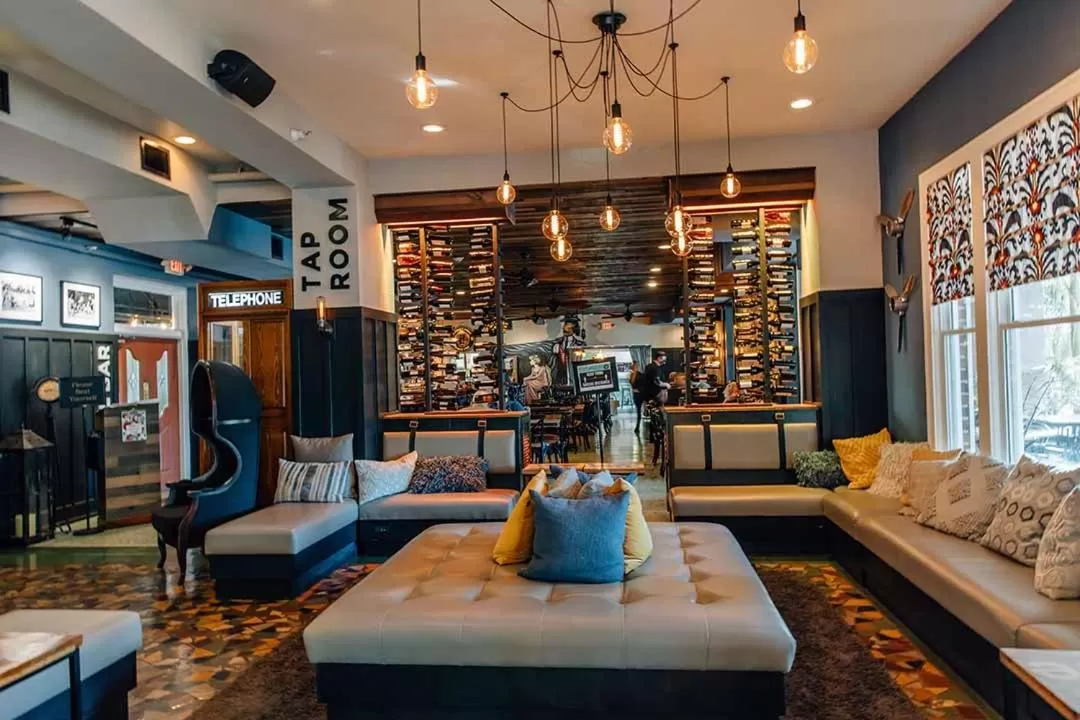 Hollander Hotel - Downtown St. Petersburg