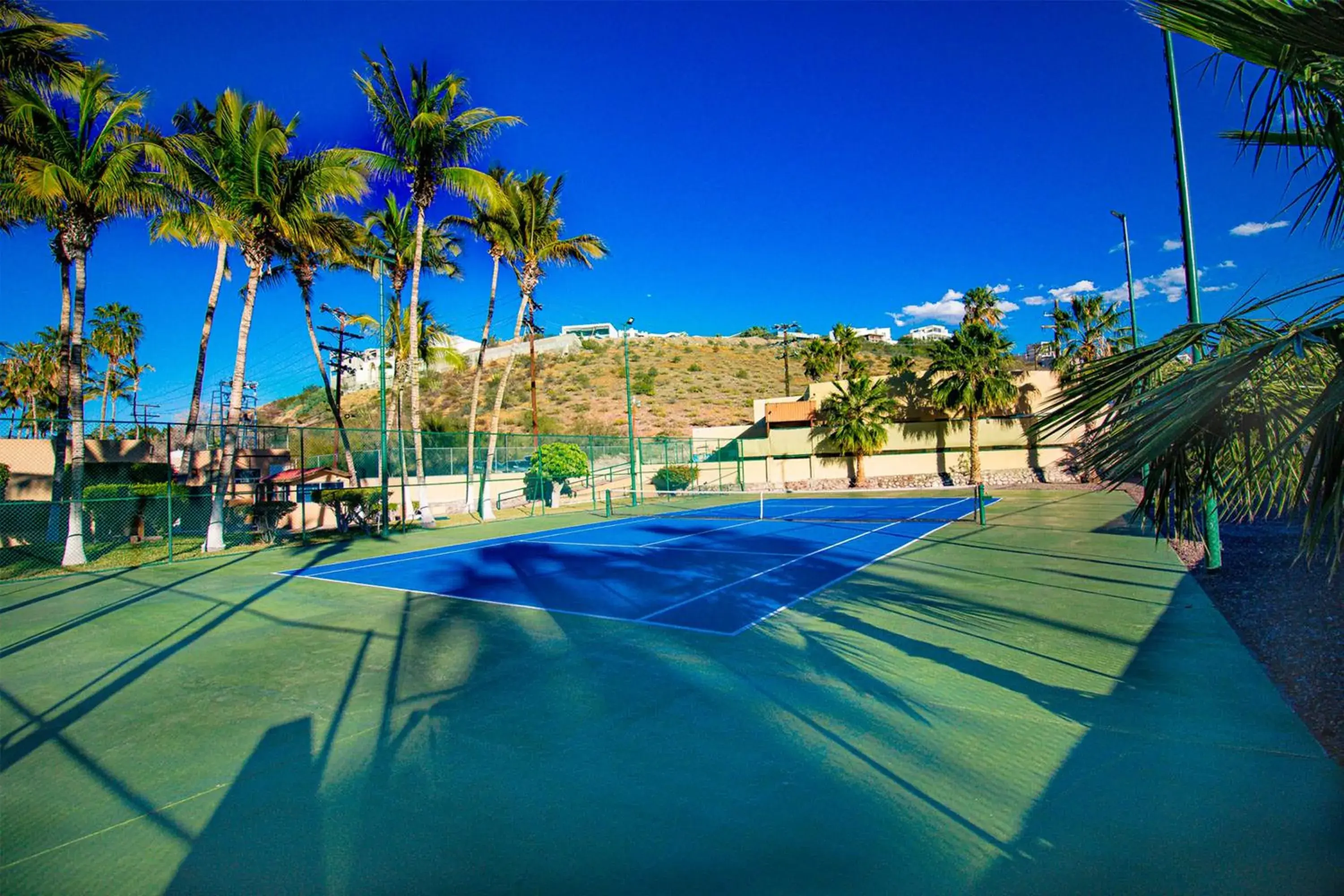 Tennis court, Tennis/Squash in Araiza Palmira Hotel y Centro de Convenciones