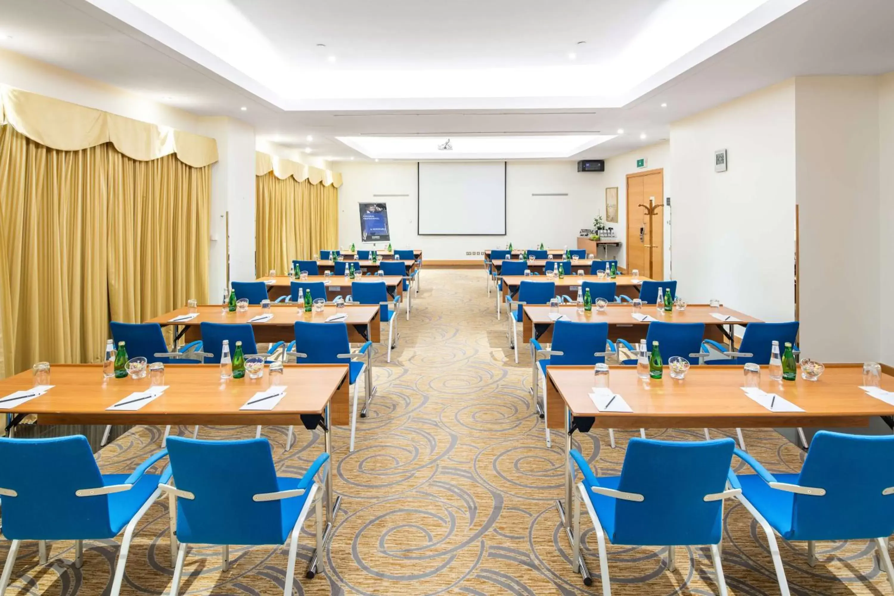 Meeting/conference room in Radisson Blu Hotel, Riyadh