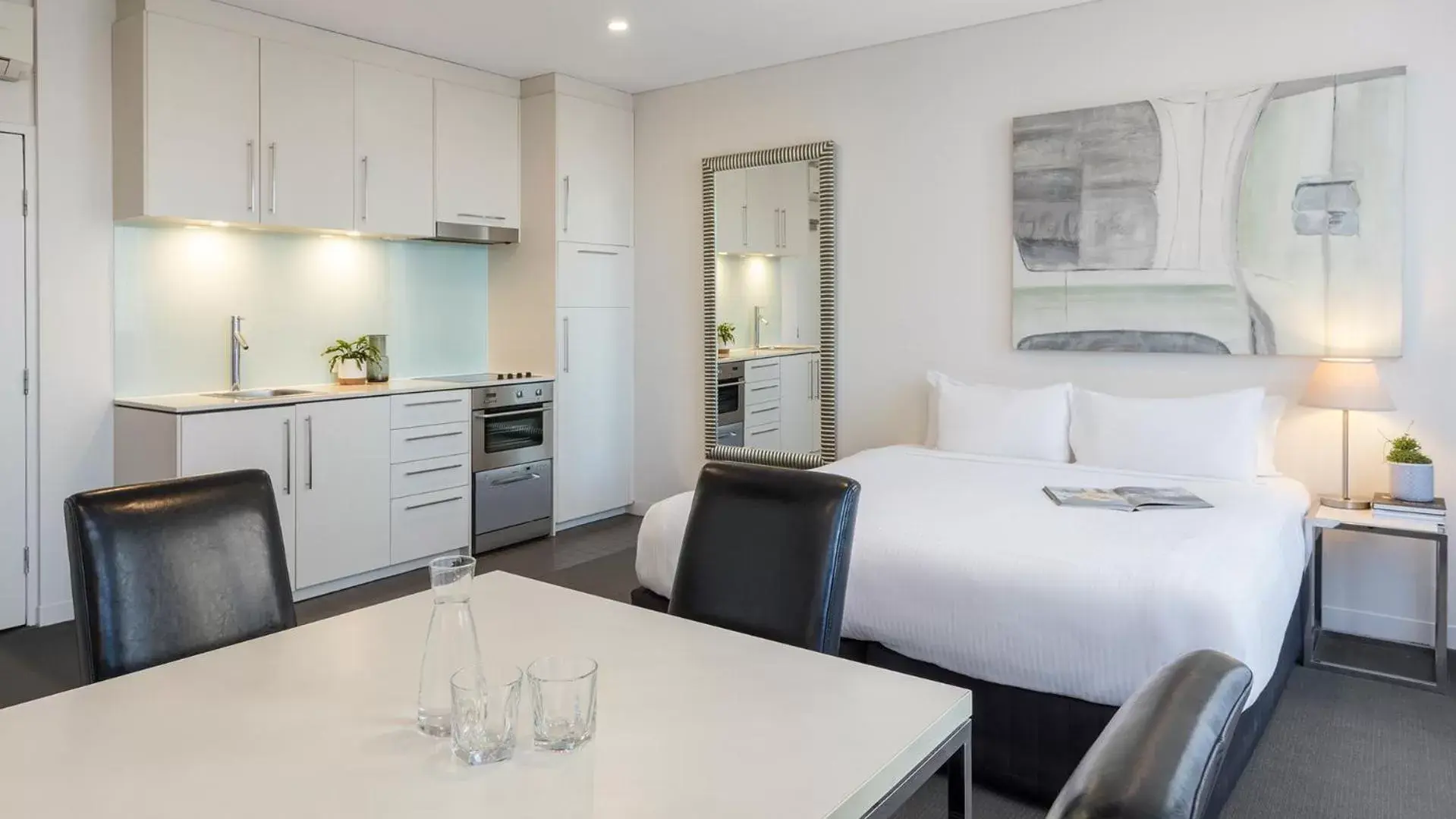 Kitchen or kitchenette in Oaks Melbourne on Collins Hotel