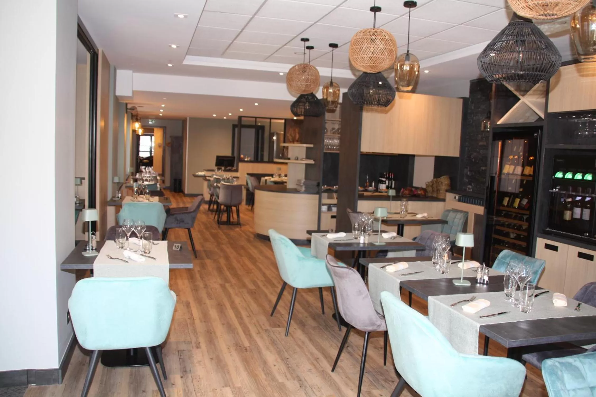 Restaurant/places to eat in Logis Hôtel- Restaurant La Renaissance