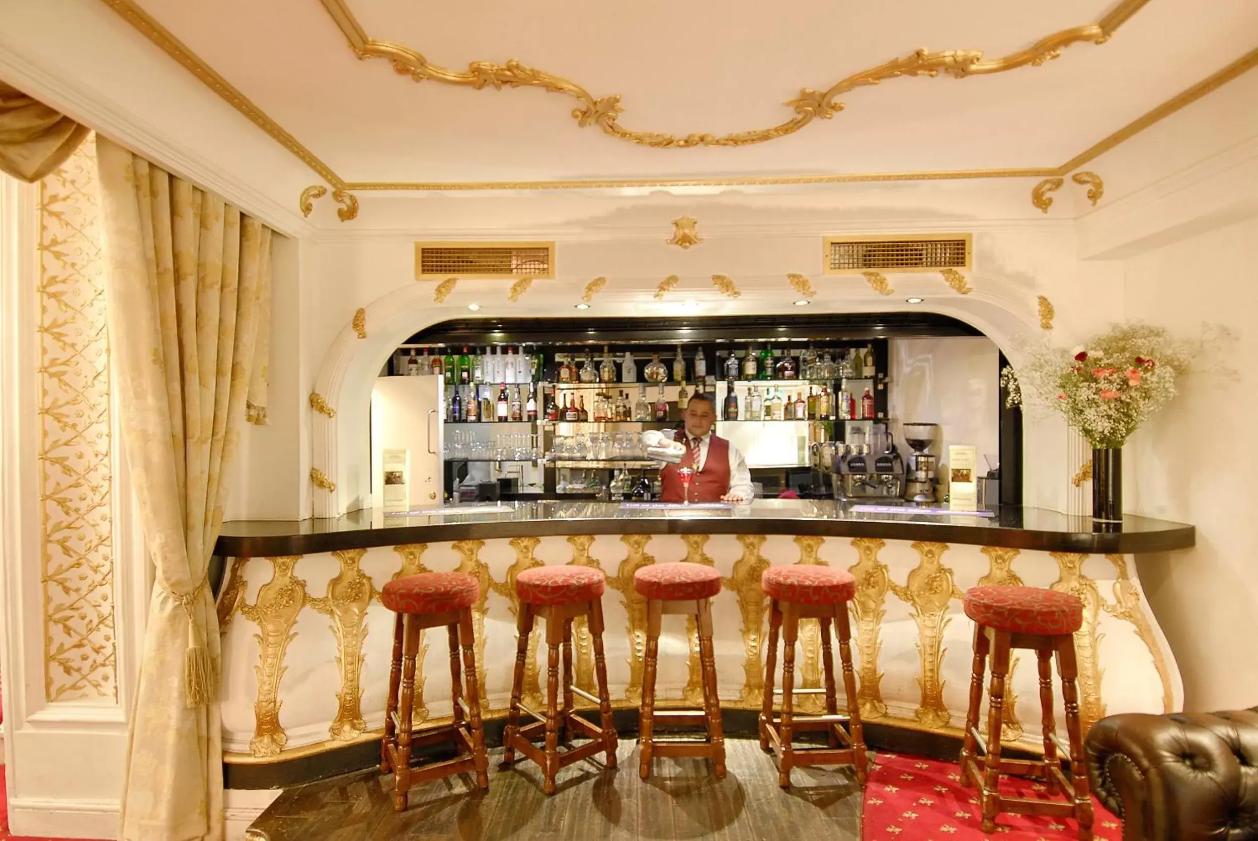 Lounge or bar, Lounge/Bar in Grand Royale London Hyde Park