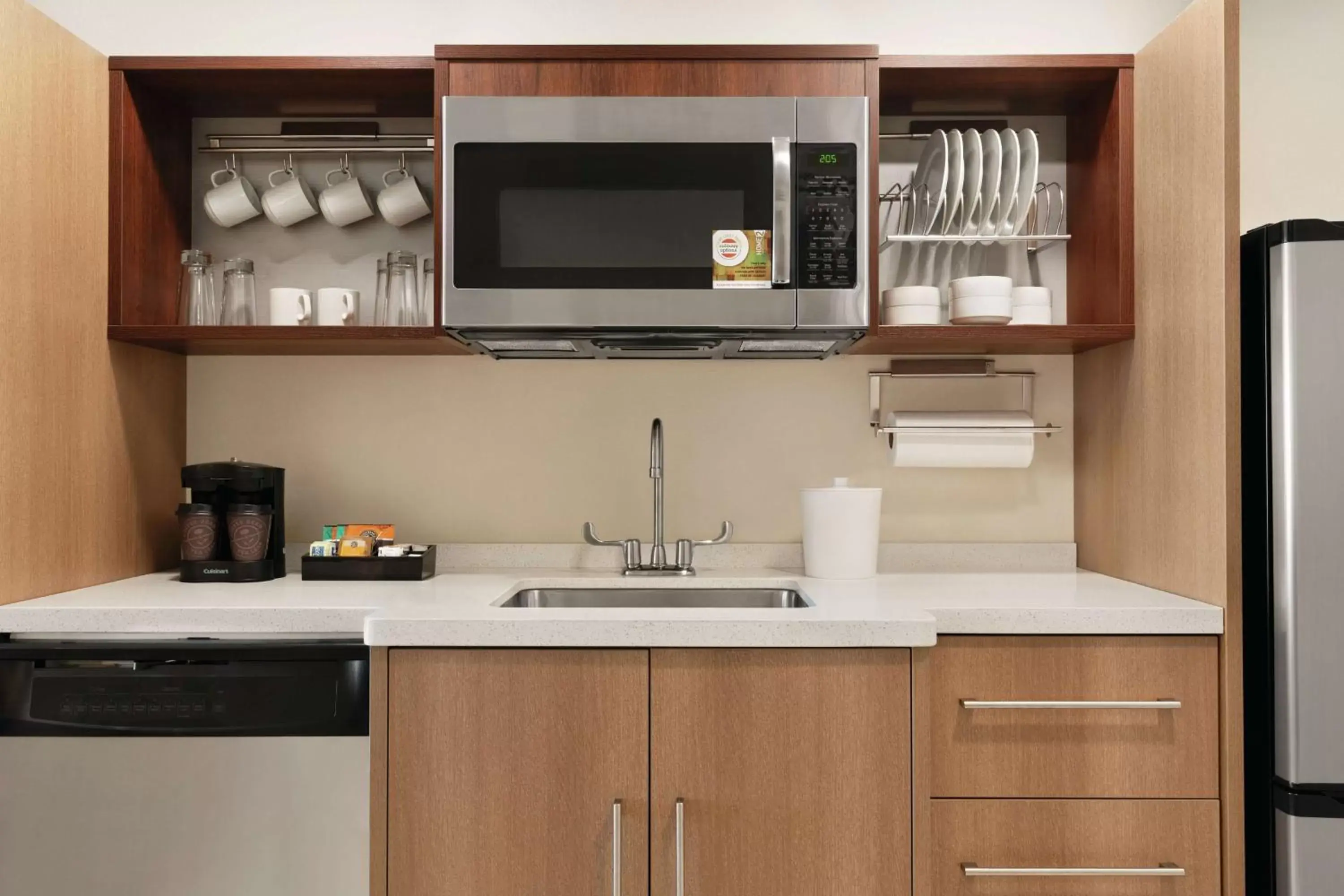Kitchen or kitchenette, Kitchen/Kitchenette in Home2 Suites By Hilton Lancaster