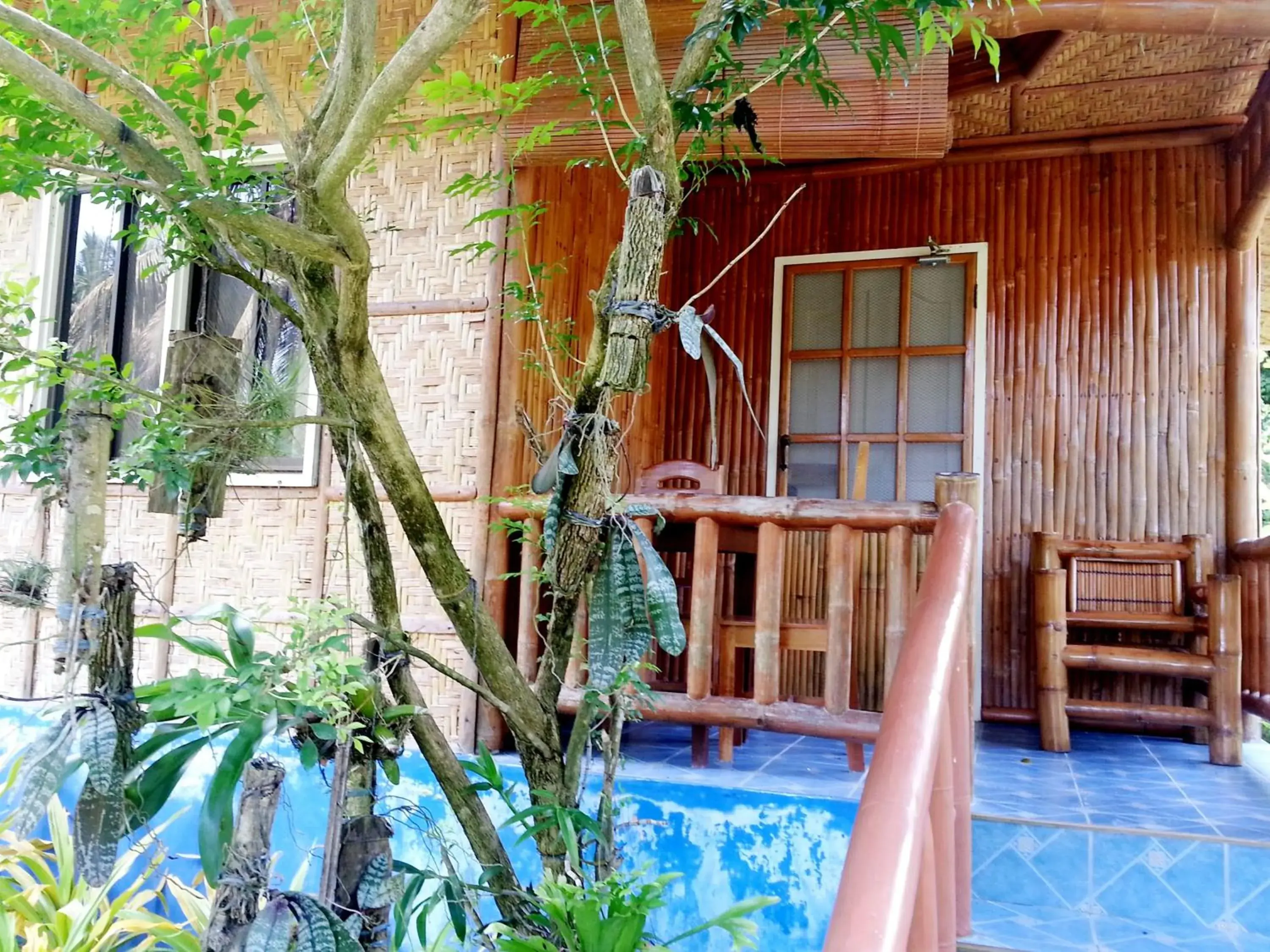 Facade/entrance, Swimming Pool in Hof Gorei Beach Resort Davao