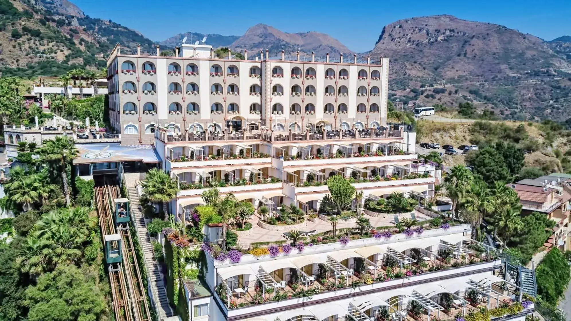 Property building, Bird's-eye View in Hotel Olimpo le Terrazze