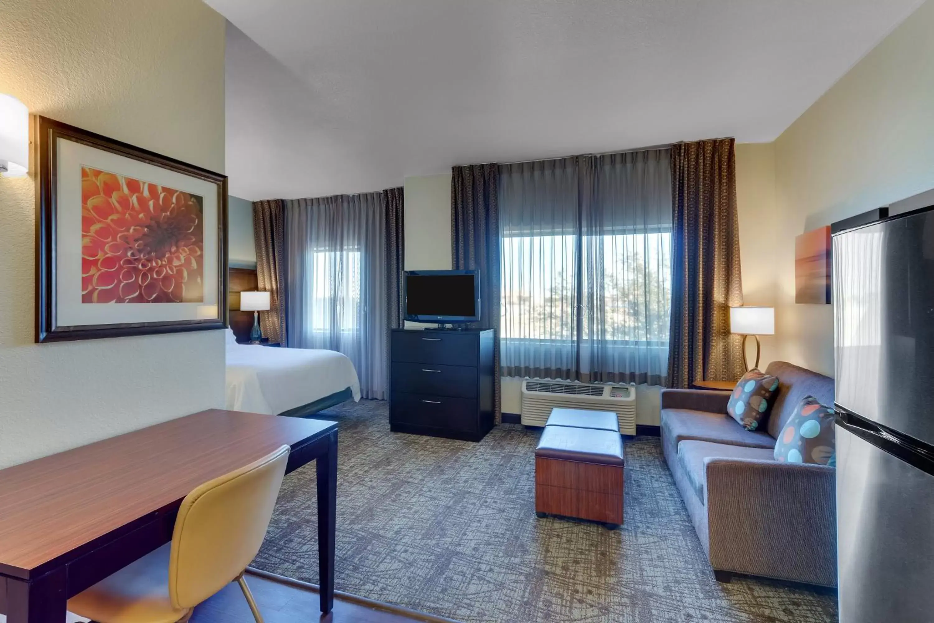 Photo of the whole room, Seating Area in Staybridge Suites San Angelo, an IHG Hotel