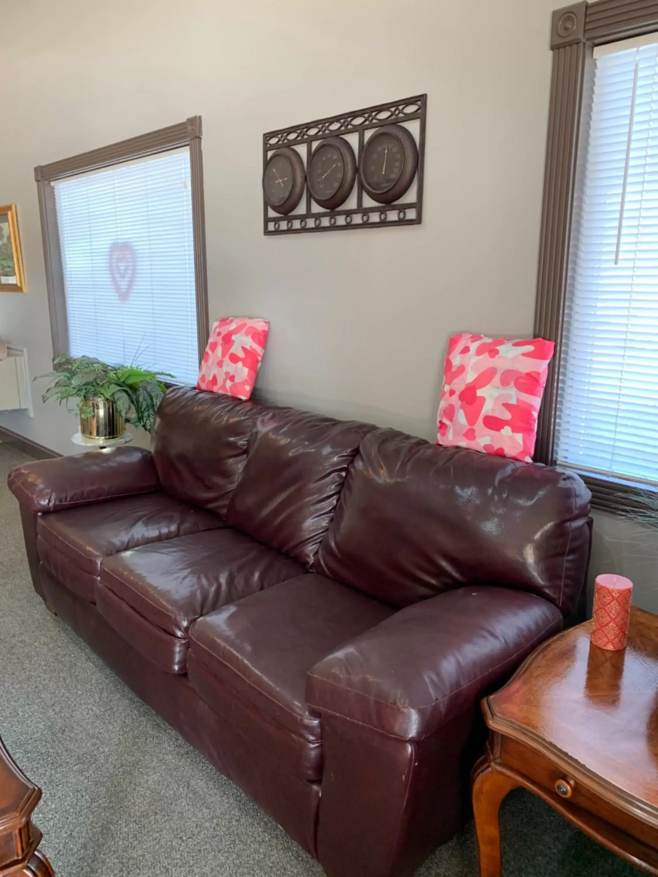 Seating Area in Fairway Inn Florence INDIANA