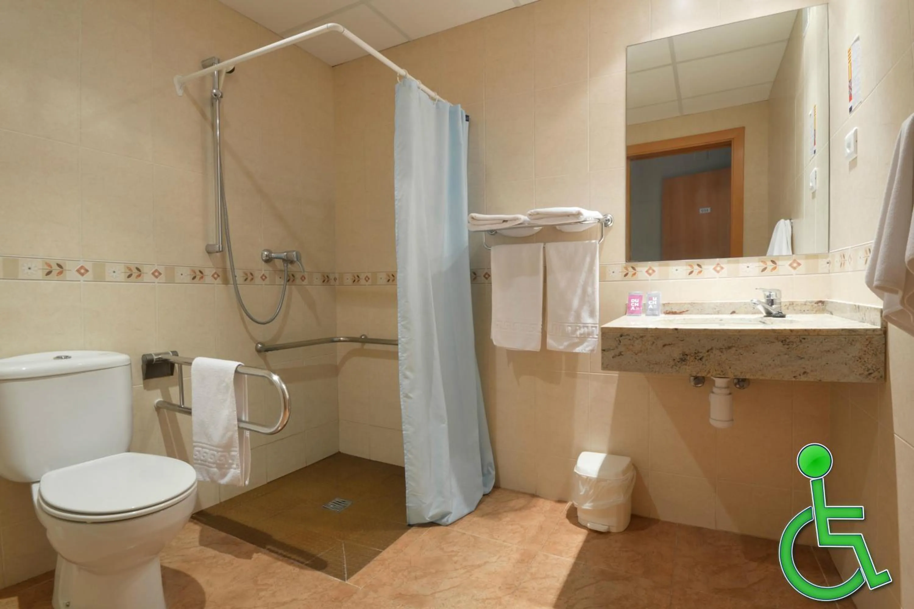 Shower in El Camí Hotel