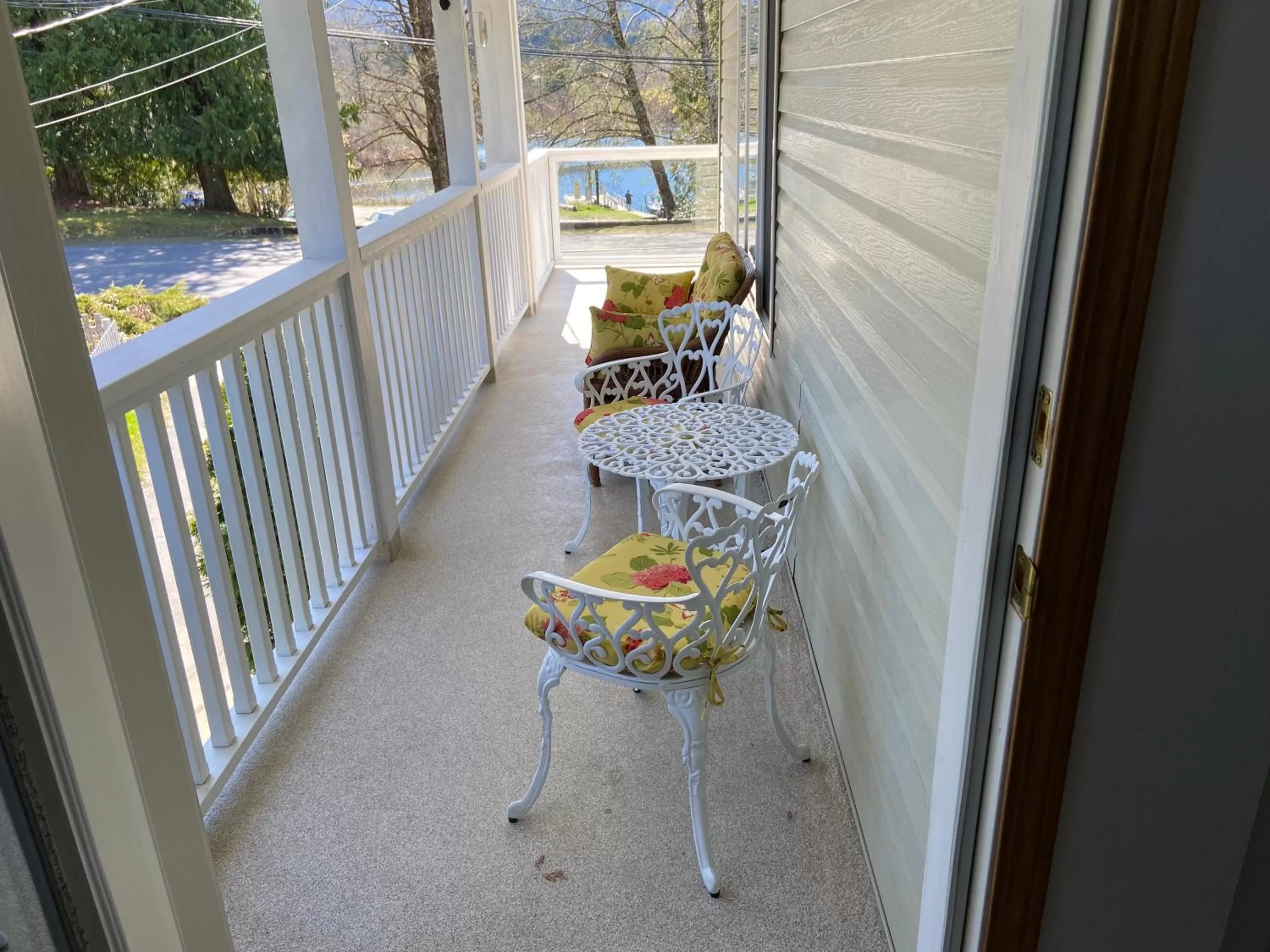 Property building, Balcony/Terrace in Crown House B&B