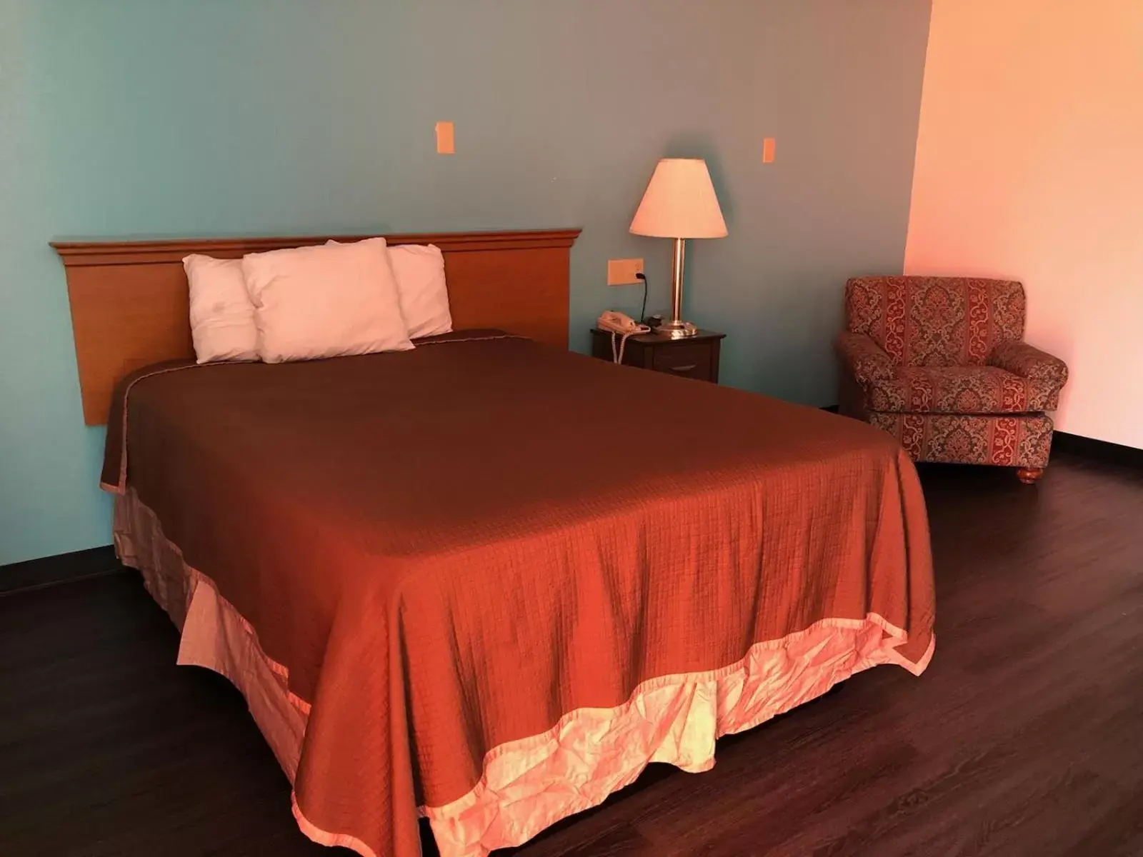 Bed in Howard Johnson by Wyndham Winter Haven FL