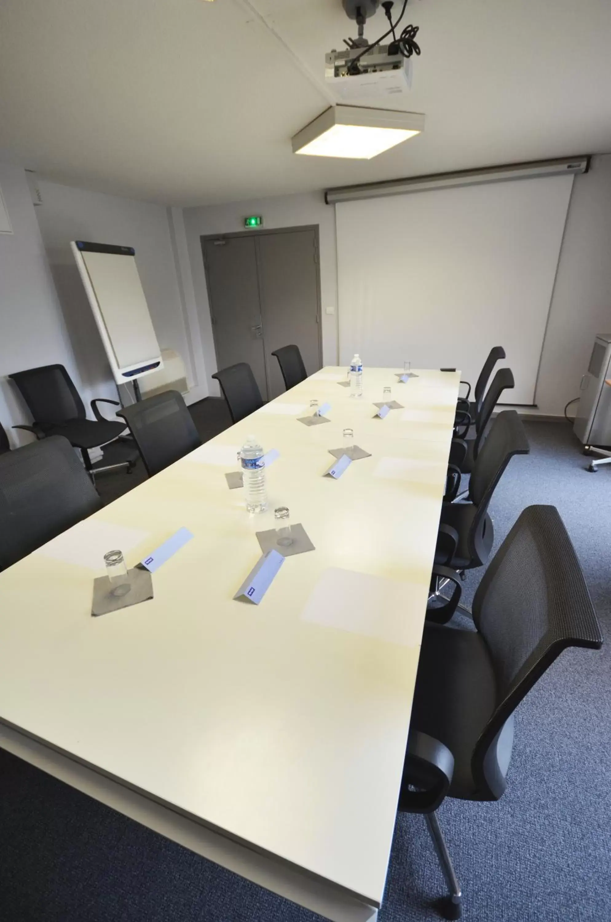 Meeting/conference room in Kyriad Dijon Est Mirande