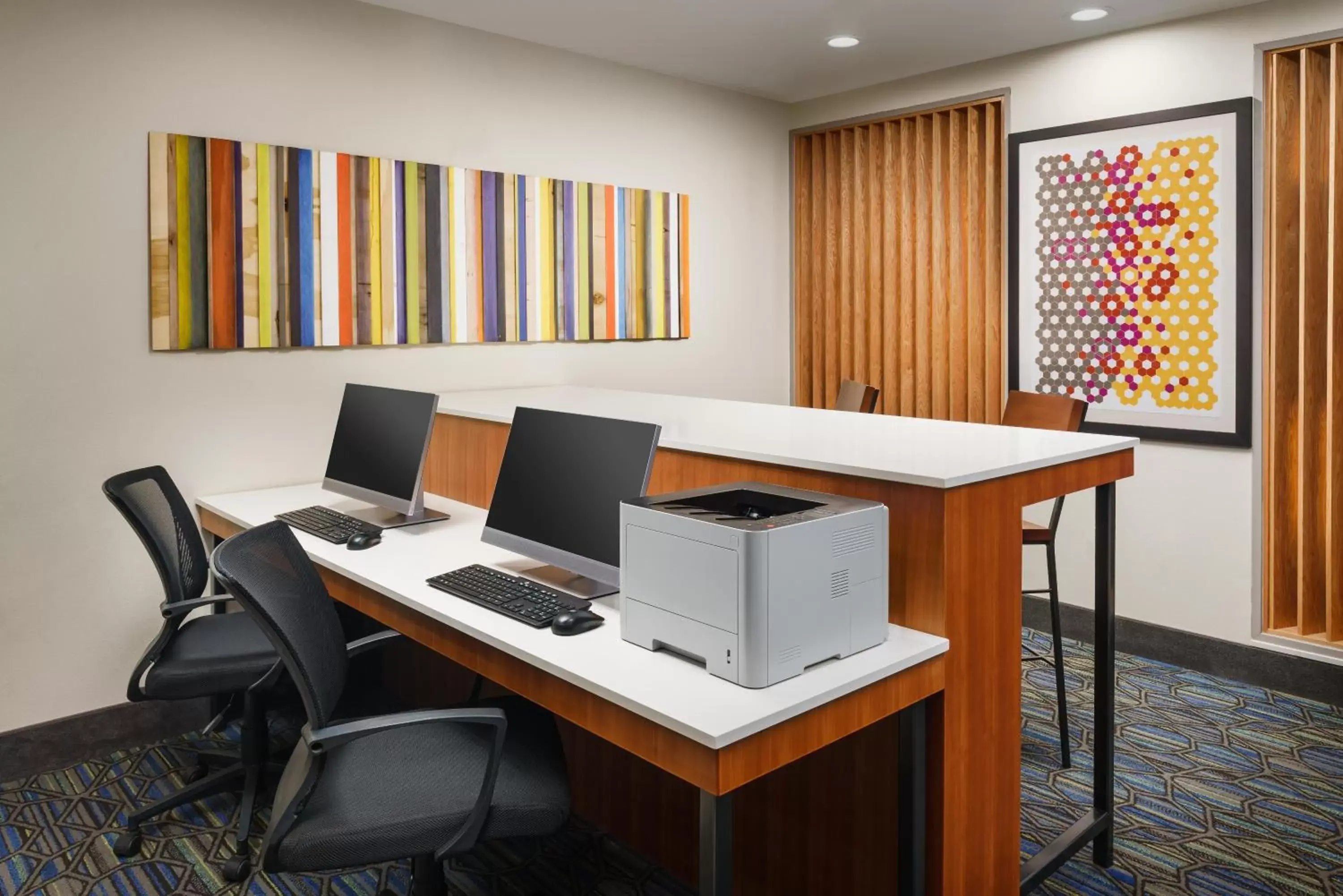 Business facilities in Holiday Inn Express & Suites Oakhurst-Yosemite Park Area, an IHG Hotel