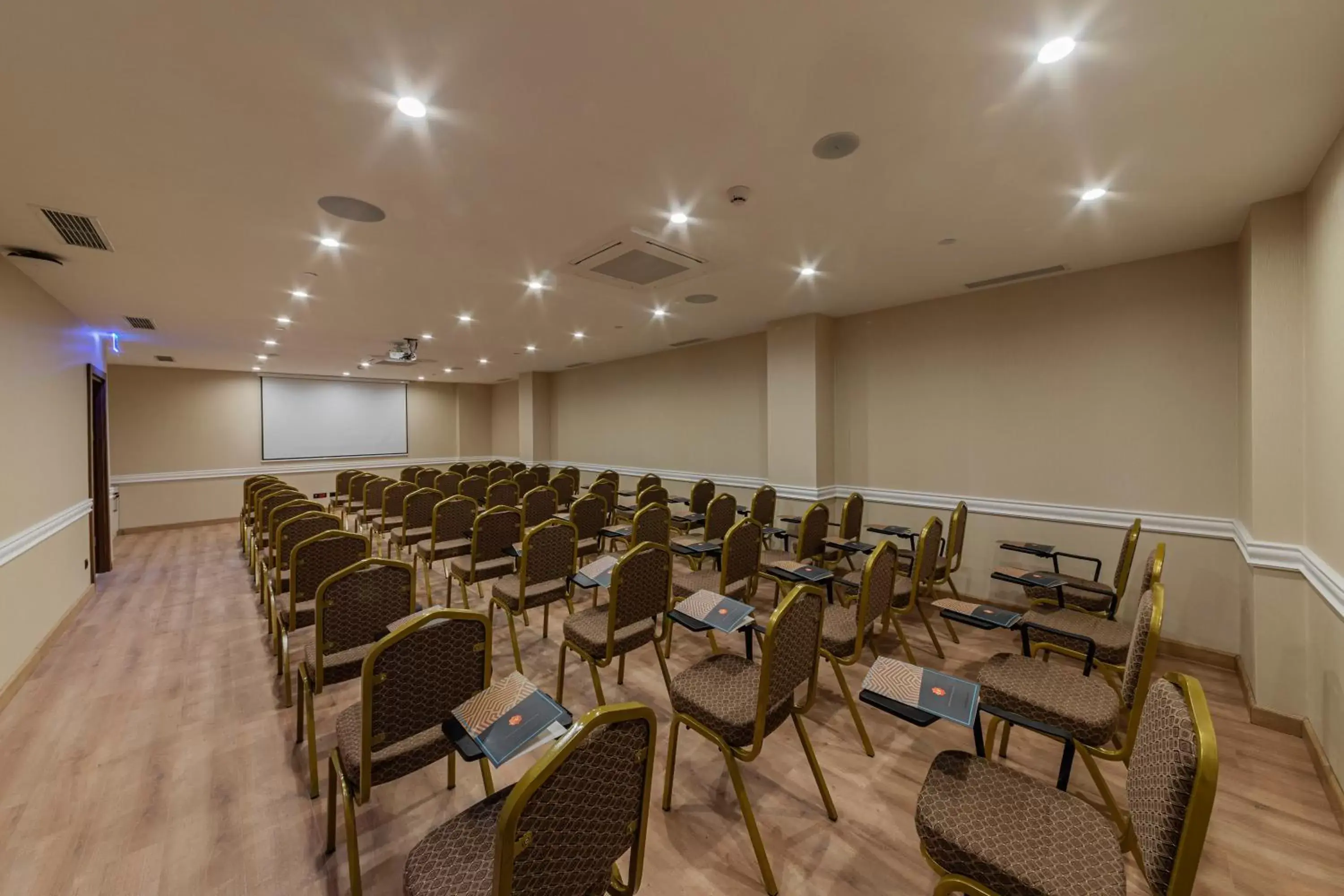 Meeting/conference room in Mukarnas Pera Hotel