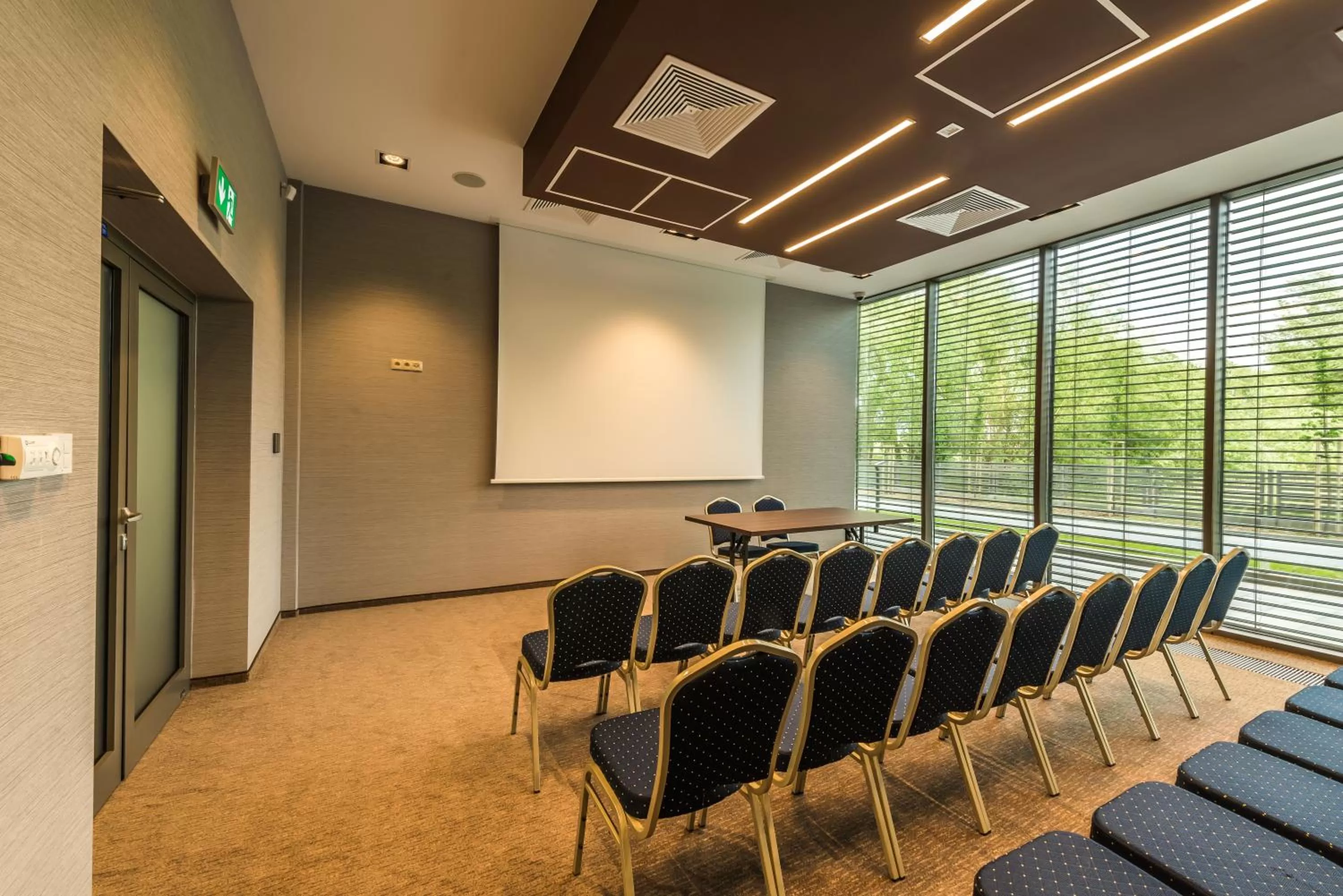 Business facilities in APART HOTEL 12