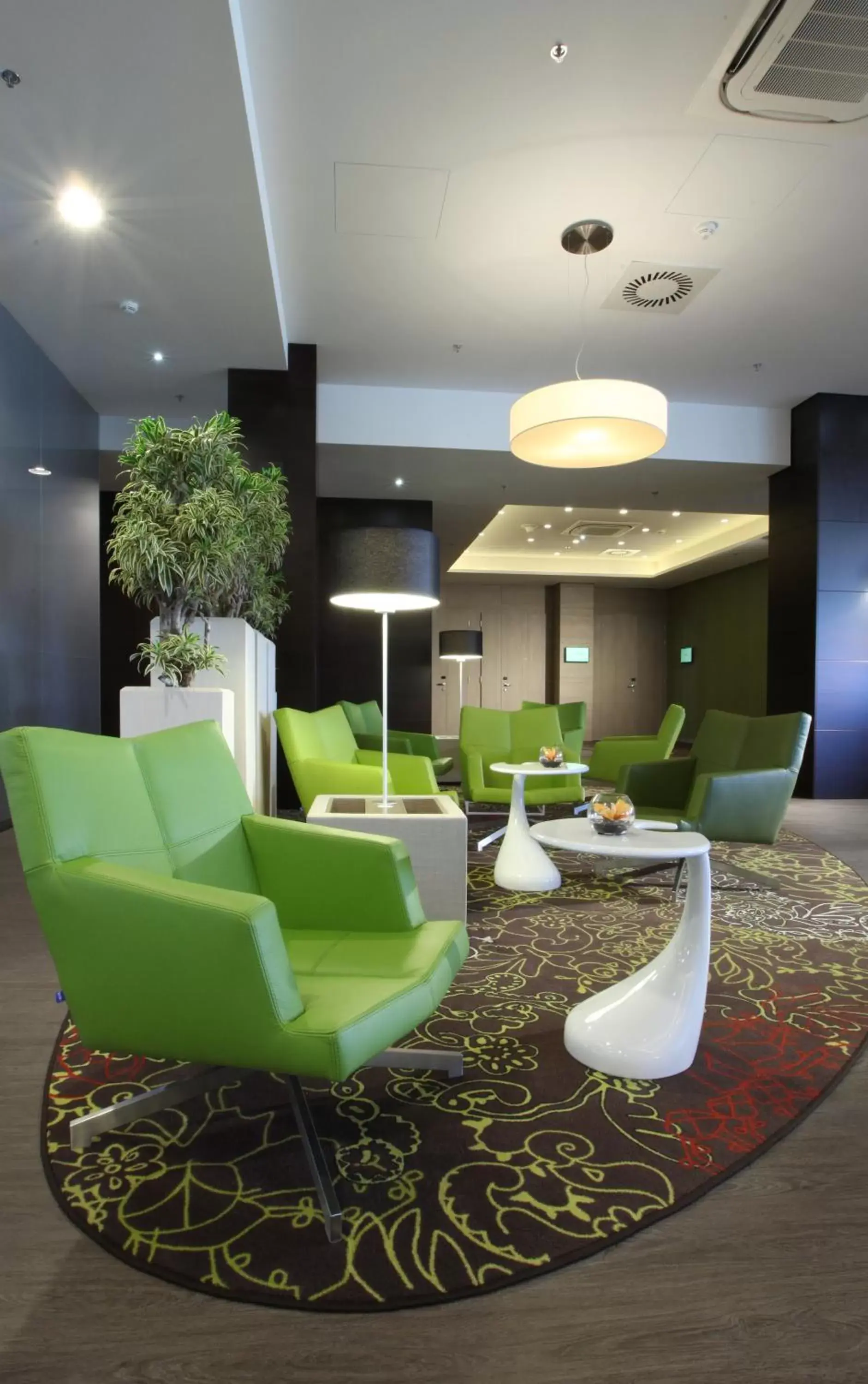 Lobby or reception in Lindner Hotel Bratislava, part of JdV by Hyatt