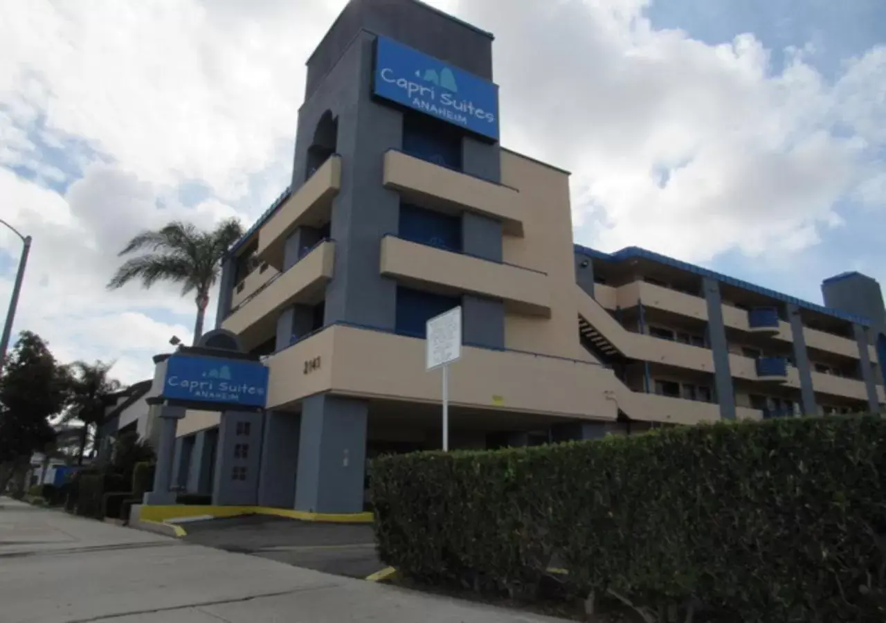 Facade/entrance, Property Building in Capri Suites Anaheim