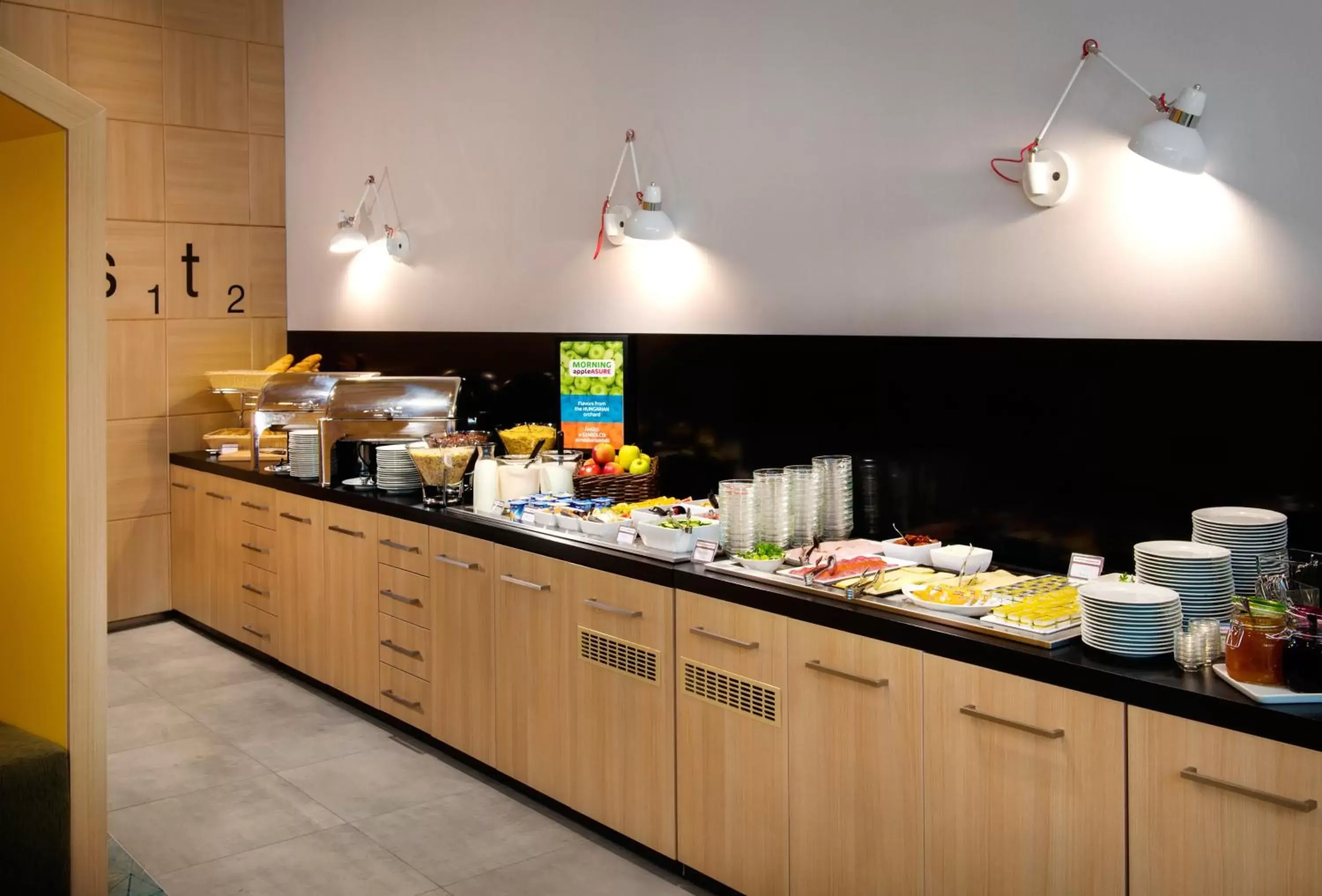 Breakfast, Kitchen/Kitchenette in Ibis Styles Budapest Center