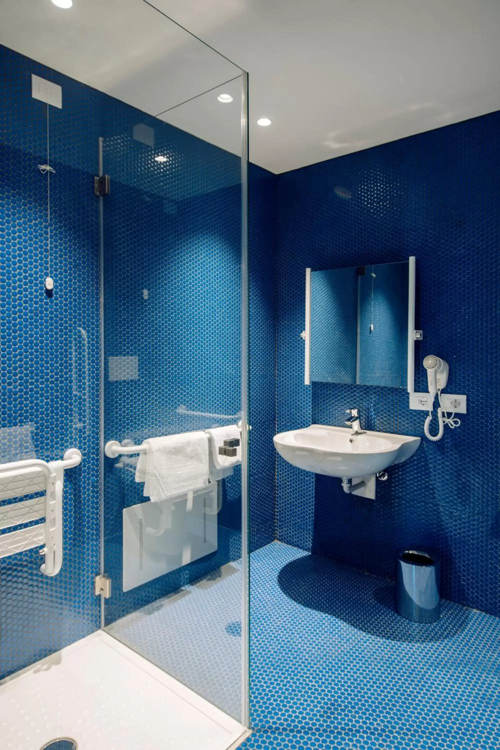 Shower, Bathroom in Air Rooms Rome Airport by HelloSky