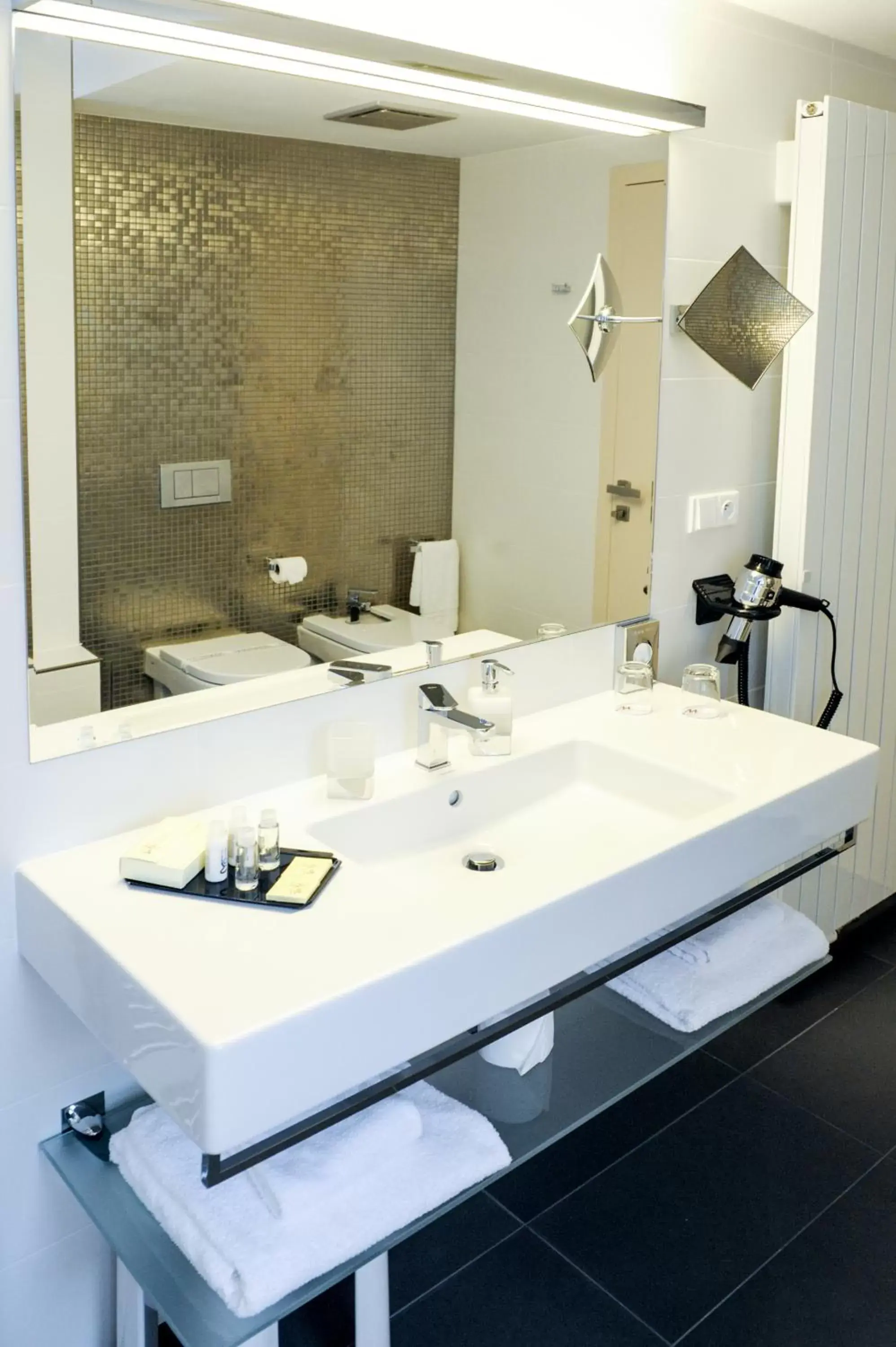 Bathroom in Myo Hotel Mysterius