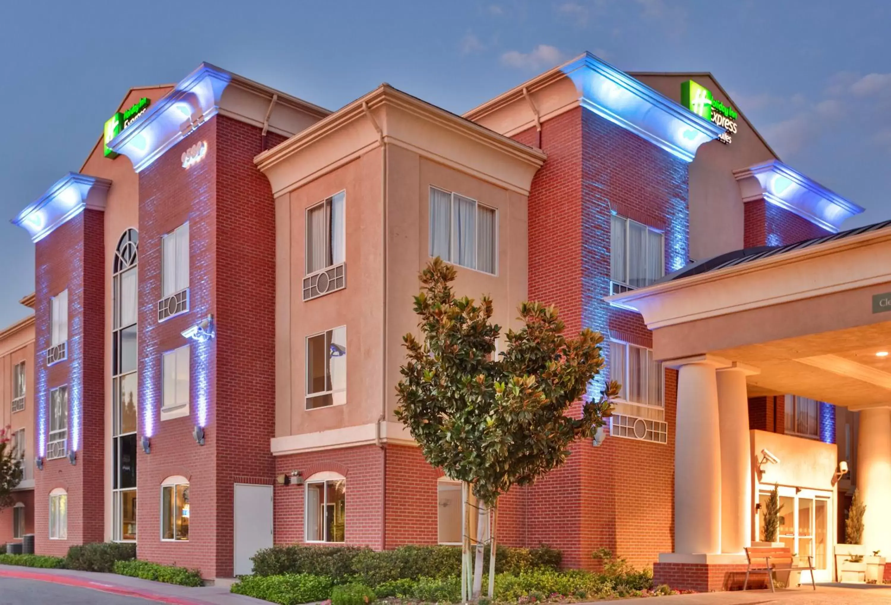 Property Building in Holiday Inn Express Hotel & Suites Ontario Airport-Mills Mall, an IHG Hotel