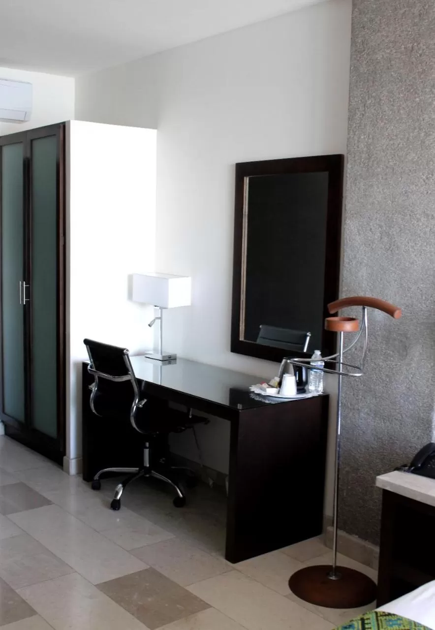 Seven Crown La Paz Malecon