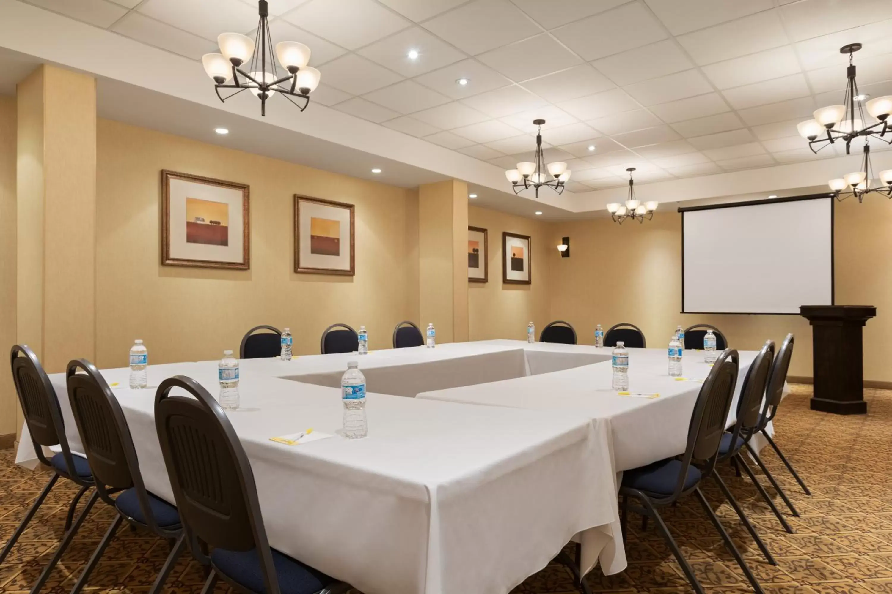 Business facilities in Days Inn by Wyndham Edmonton Downtown