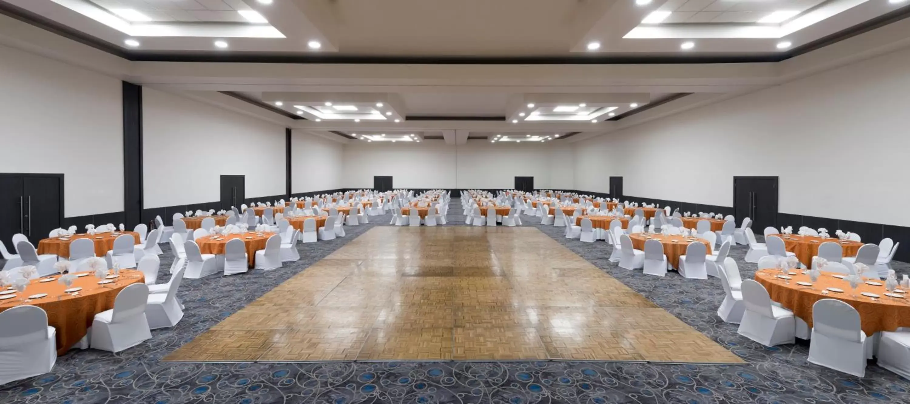 Property building, Banquet Facilities in Real Inn Tijuana by Camino Real Hotels