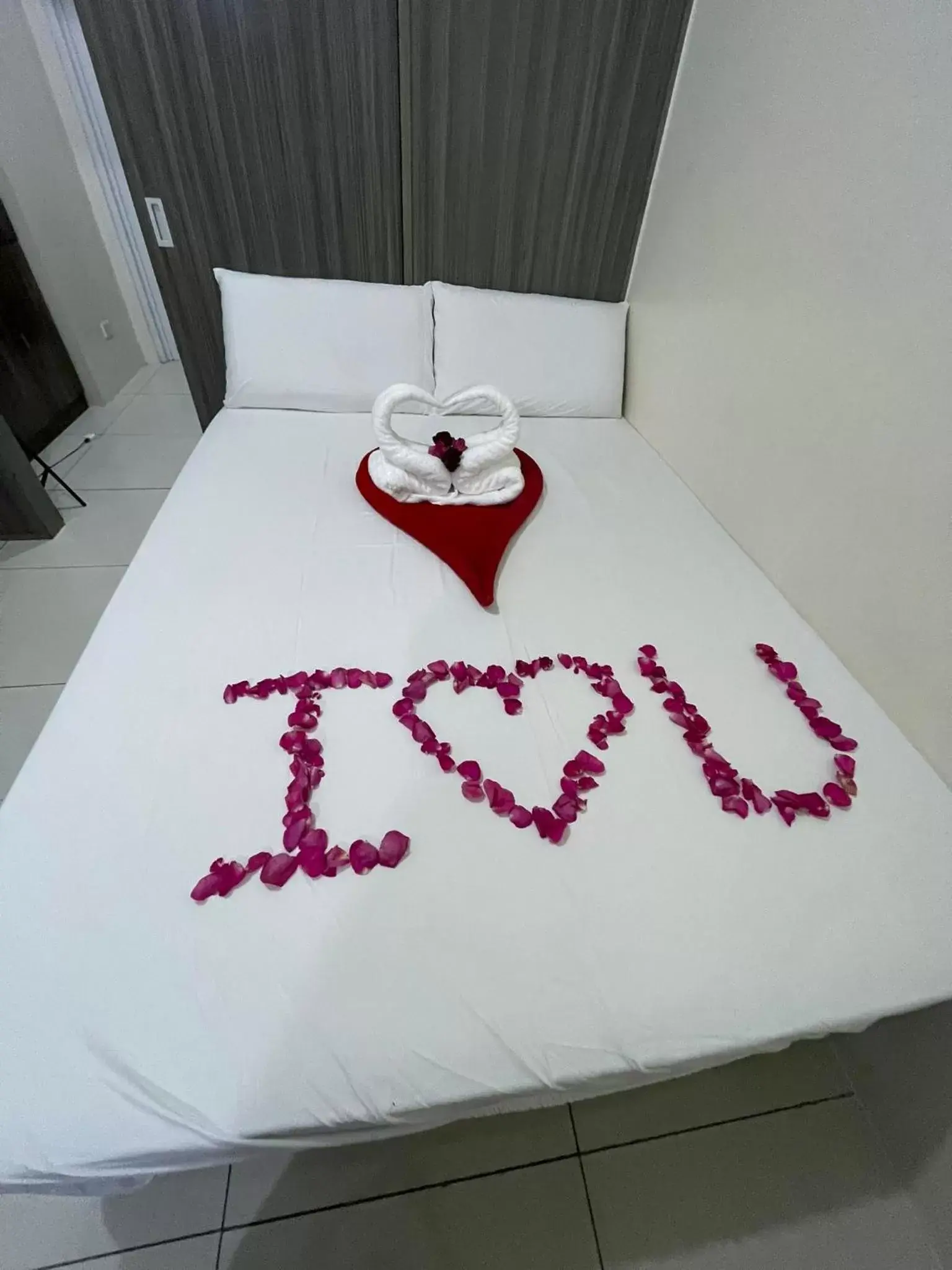 Bed in Green Residences Staycation by PBYY Bed in Green Residences Staycation by PBYY