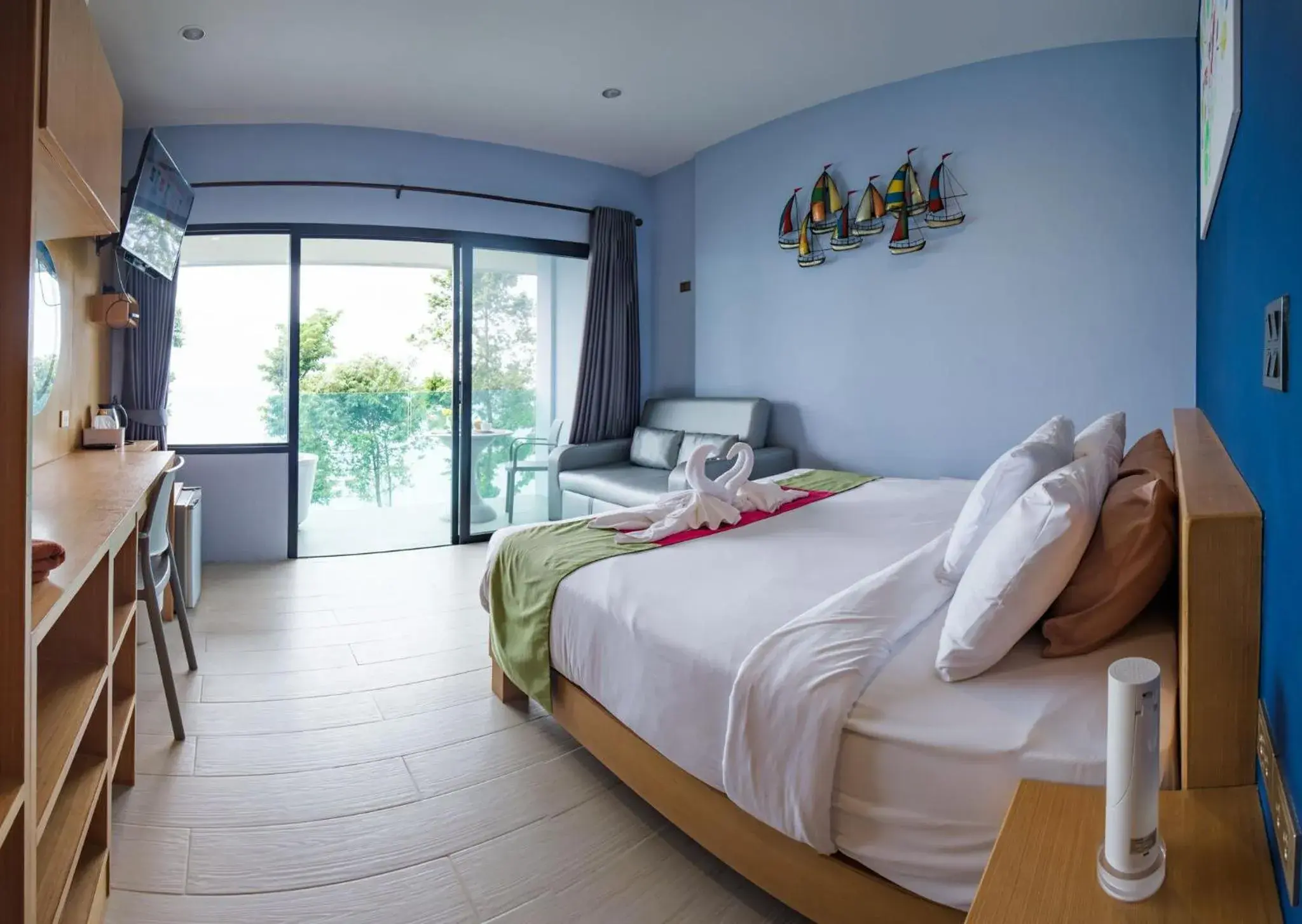 Photo of the whole room in Cliff Lanta Suite-Koh Lanta Krabi