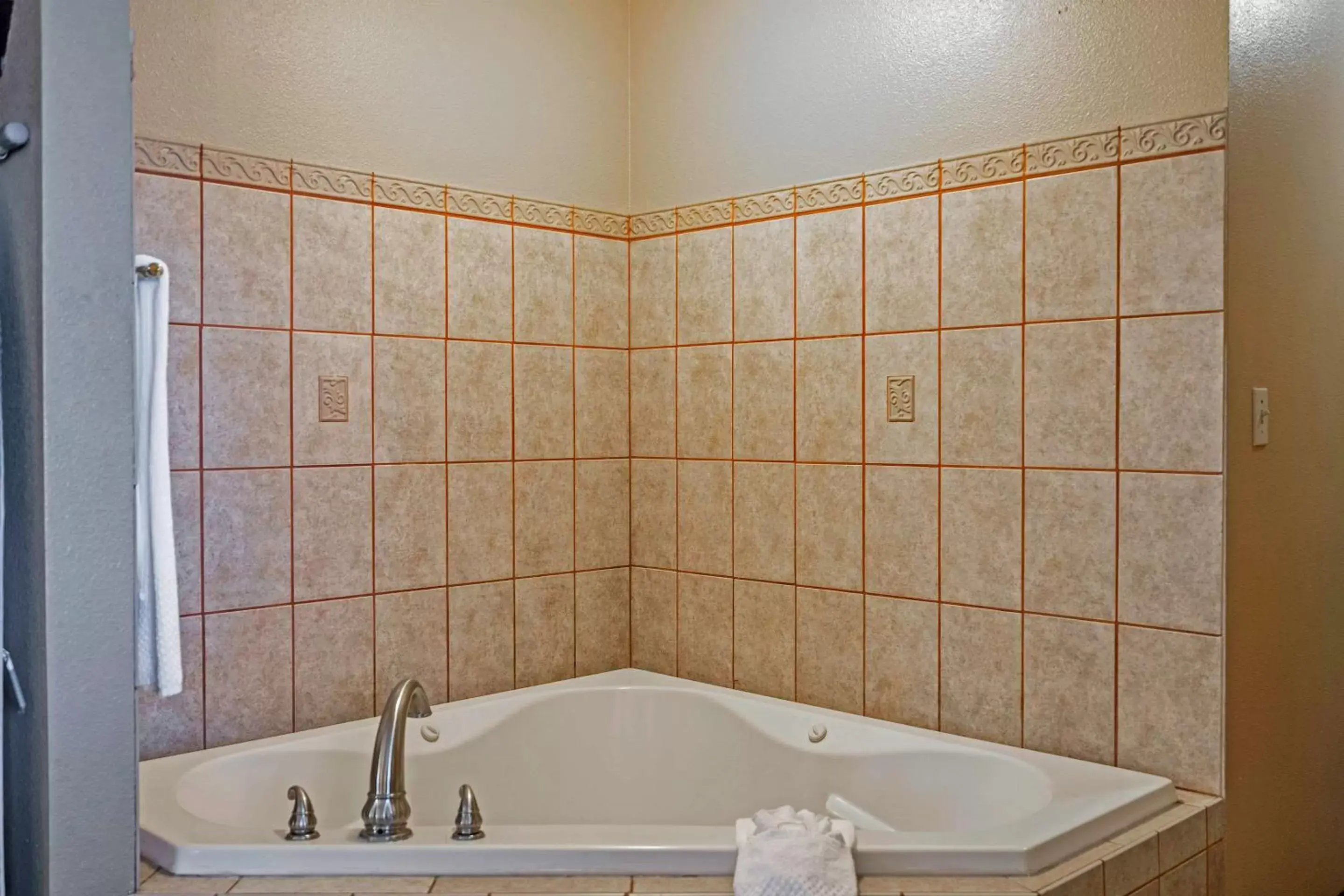 Photo of the whole room, Bathroom in The Yosemite Inn