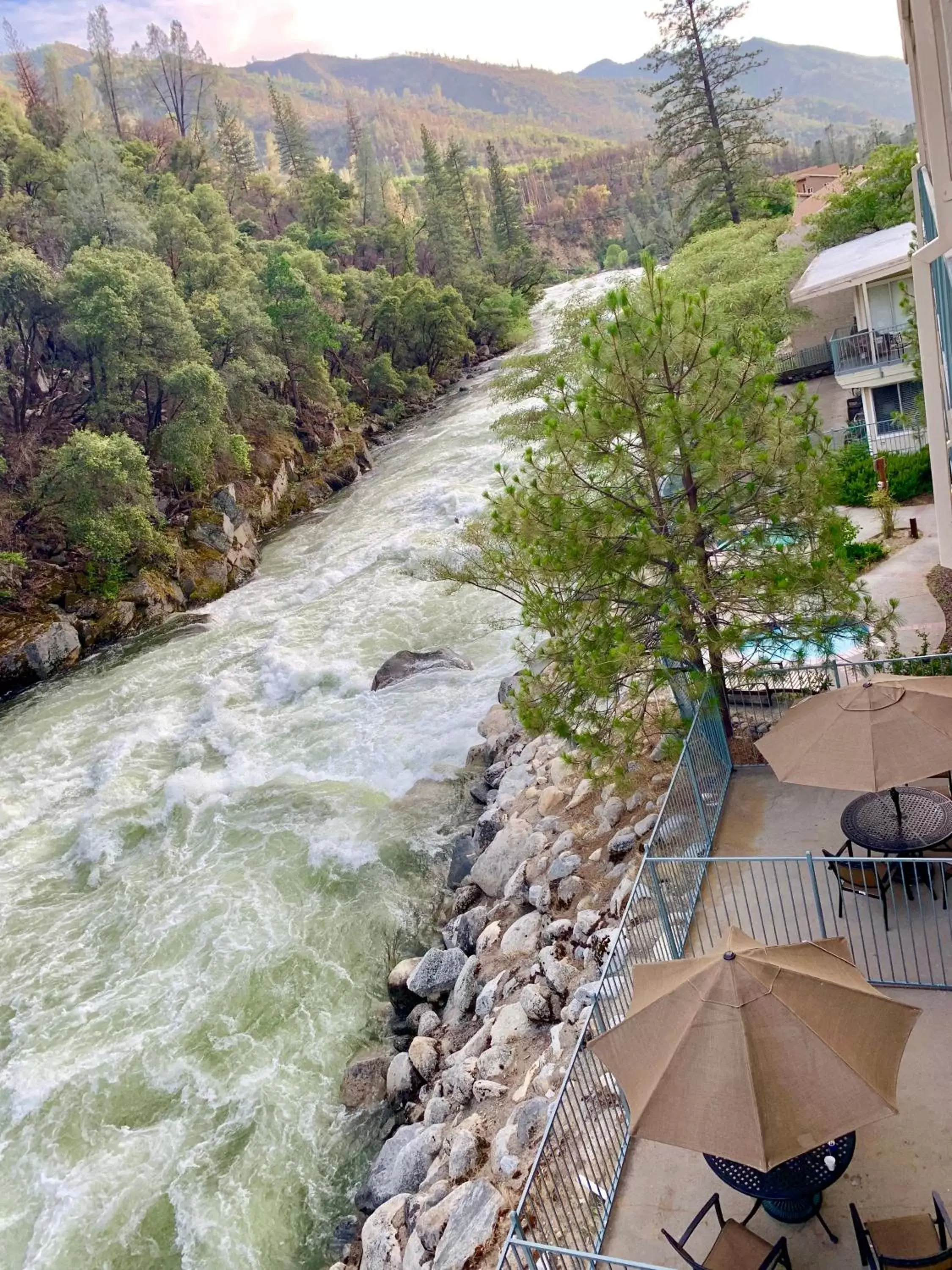 River view in Yosemite View Lodge